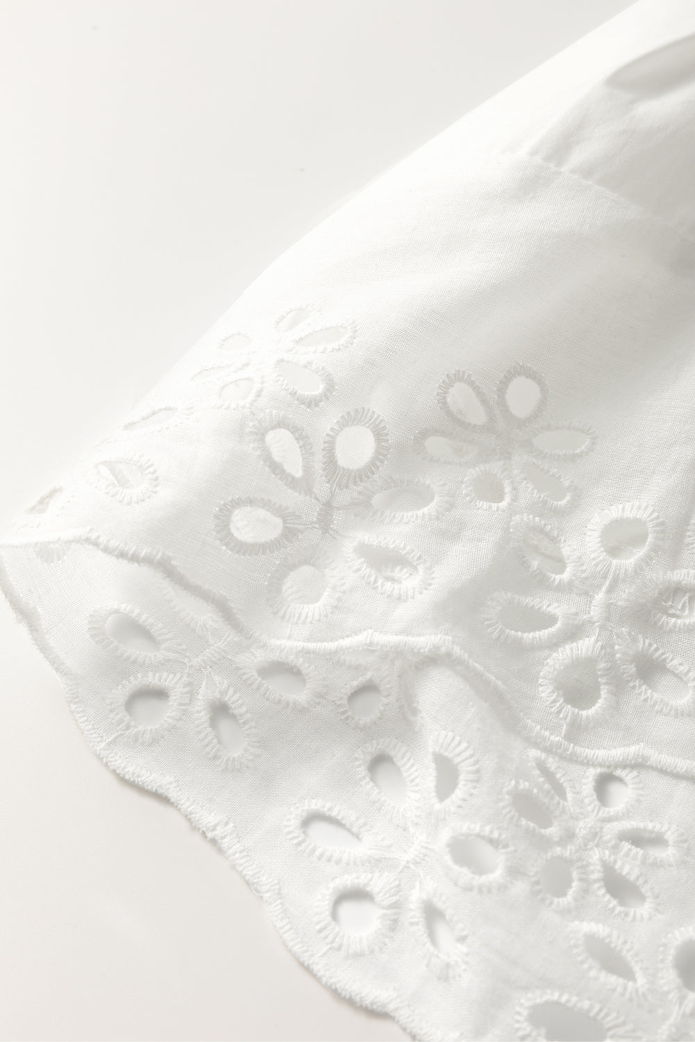 White Lace Crochet Eyelets Sleeveless Buttoned Shirt eAura