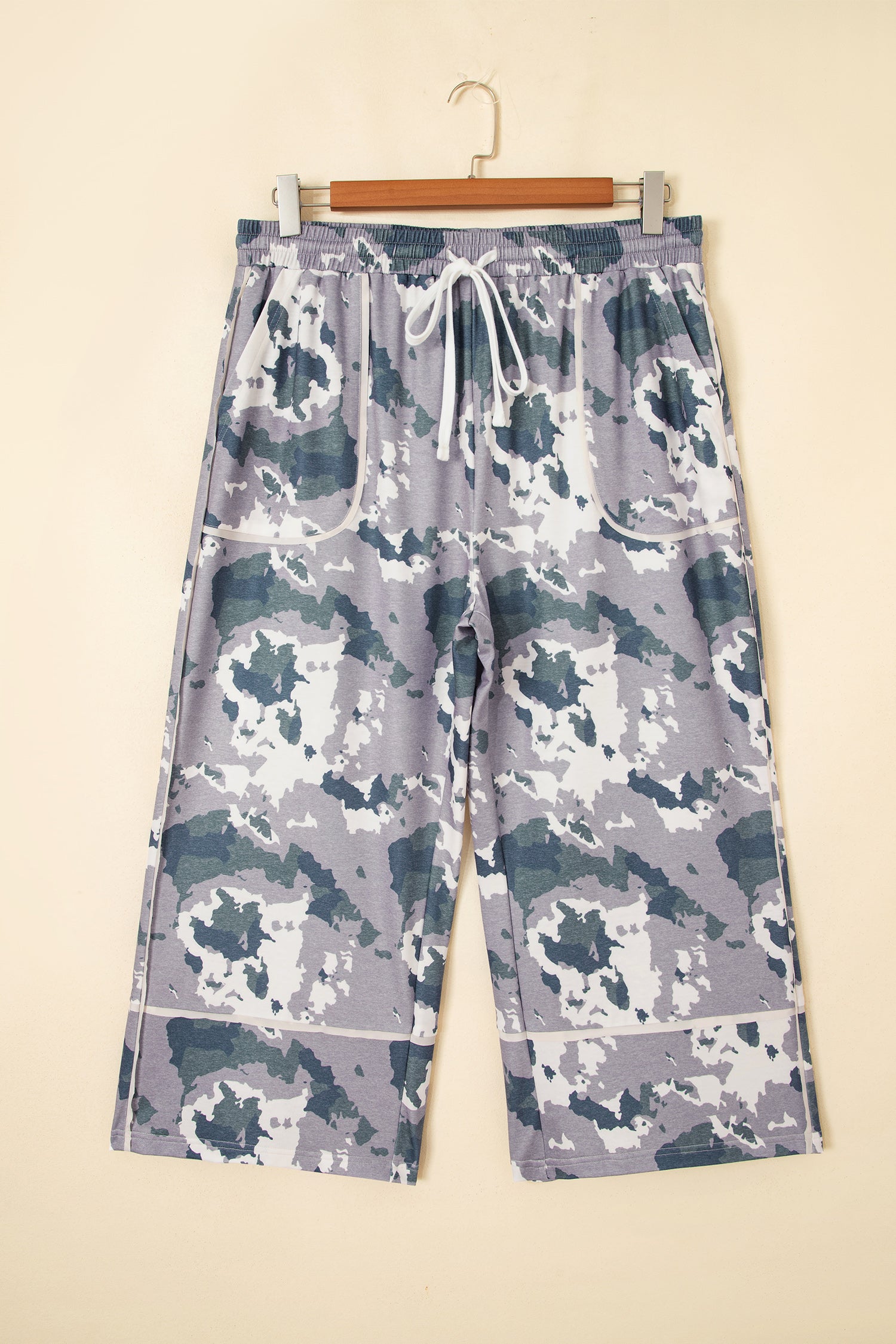 Camo Drawstring Waist Patch Pocket Plus Size Pants – Brown