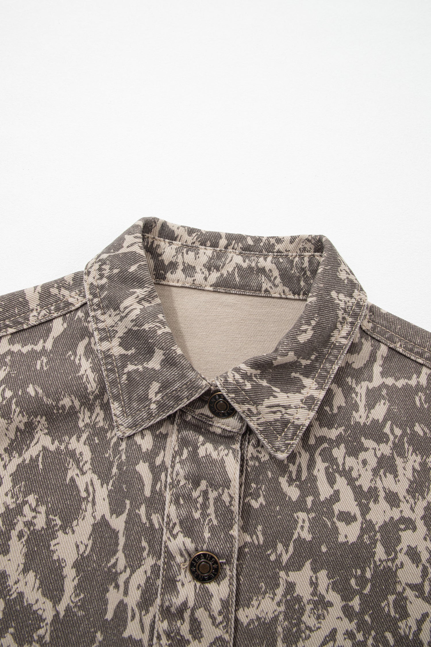 Abstract Print Long Sleeve Collar Raw Hem Denim Jacket – Khaki
