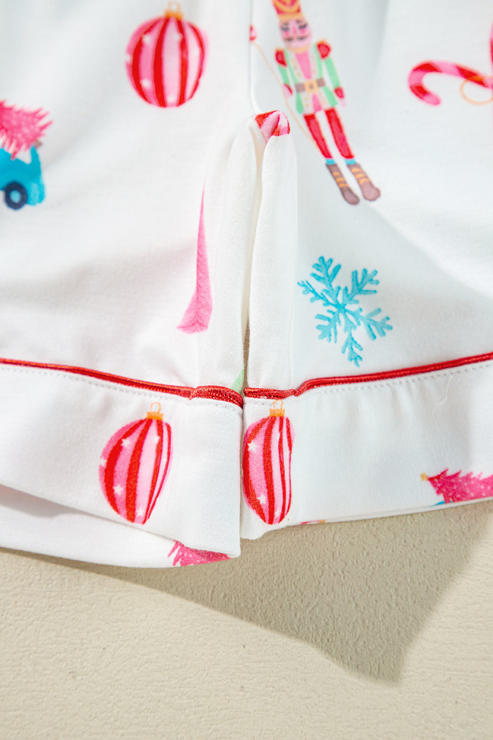 White Christmas Print Short Sleeve Shirt and Shorts Pyjama Set - eAura