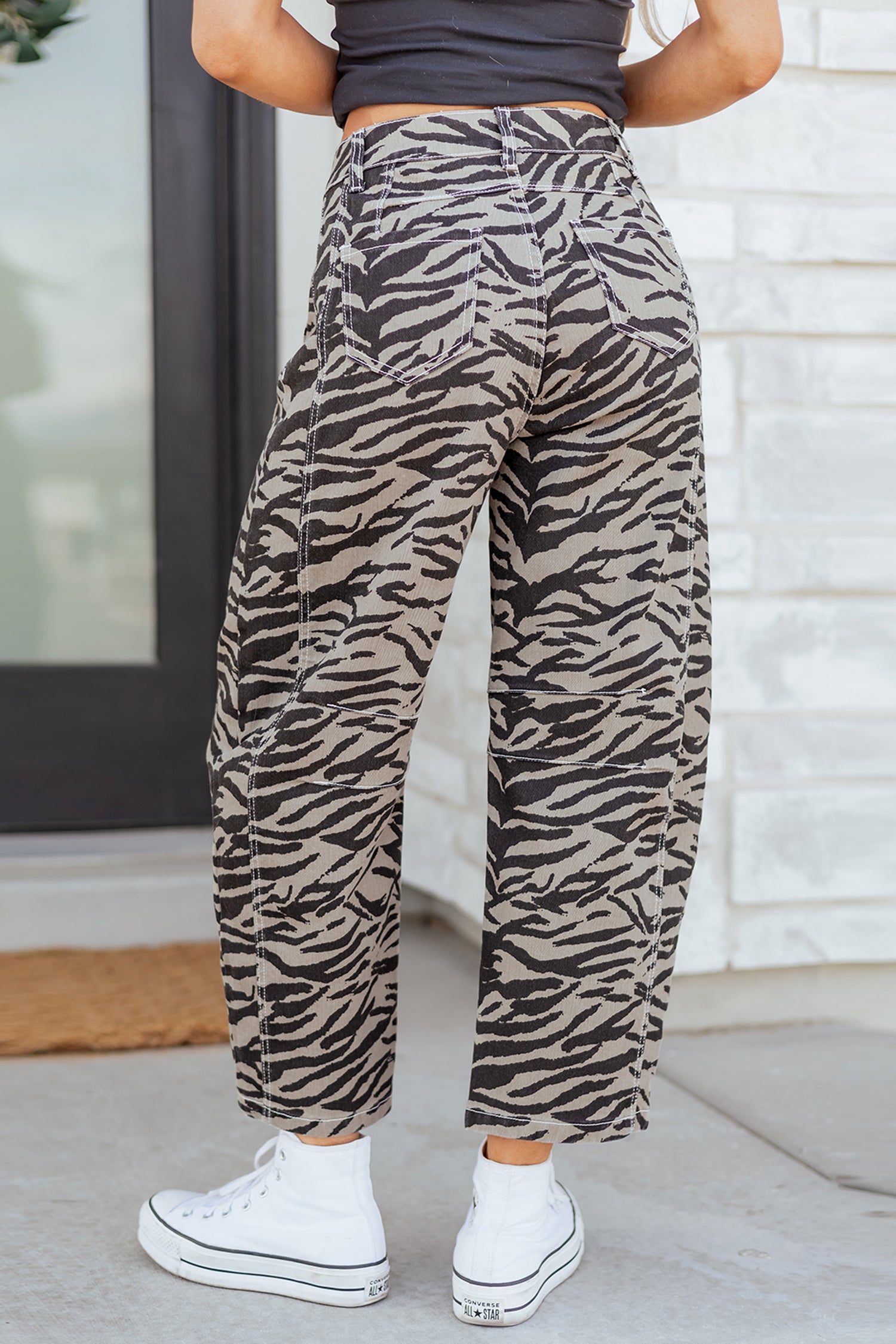 Zebra Stripe Printed Wide Leg Barrel Jeans – Gray