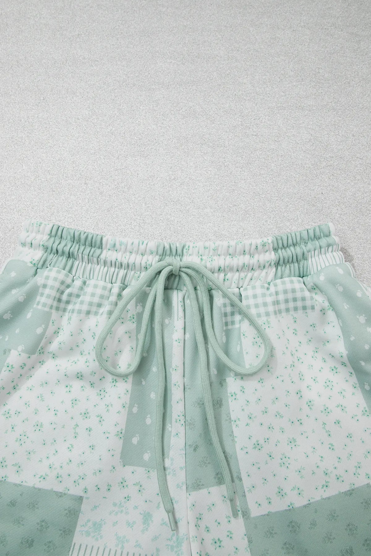 Sky Blue Patchwork Floral Print Drop Shoulder Baggy Pullover Drawstring Shorts Set – Light Blue
