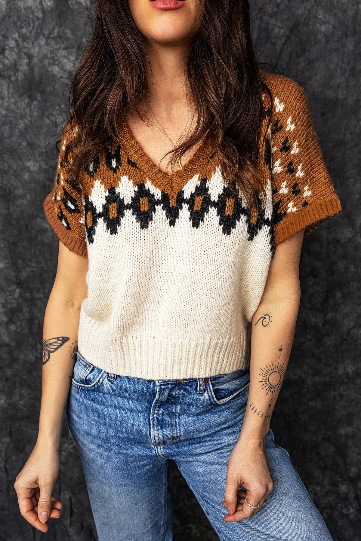 V Neck Short Sleeve Geometric Print Western Style Knit Tee – Brown