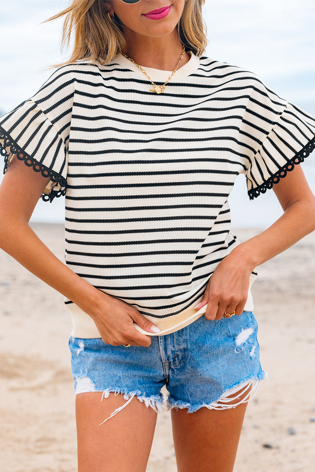 Black Stripe Scallop Lace Trim Ruffle Short Sleeves Crewneck Top eAura