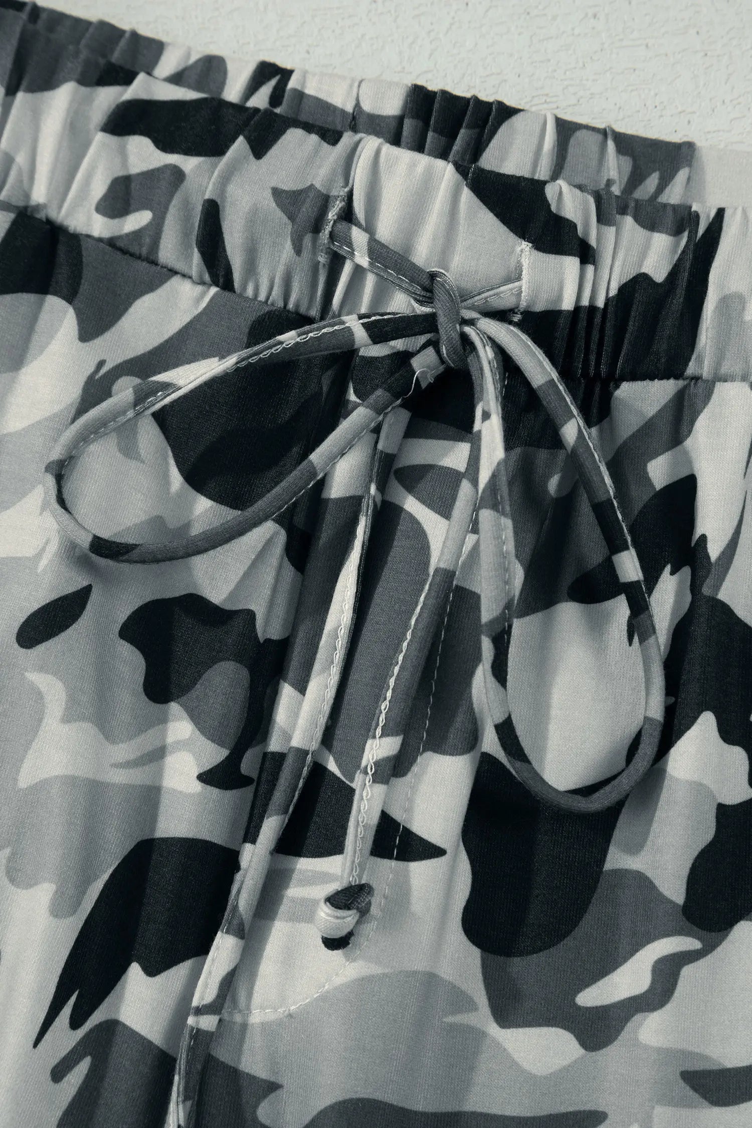 Green Camouflage Print Drawstring Casual Pants