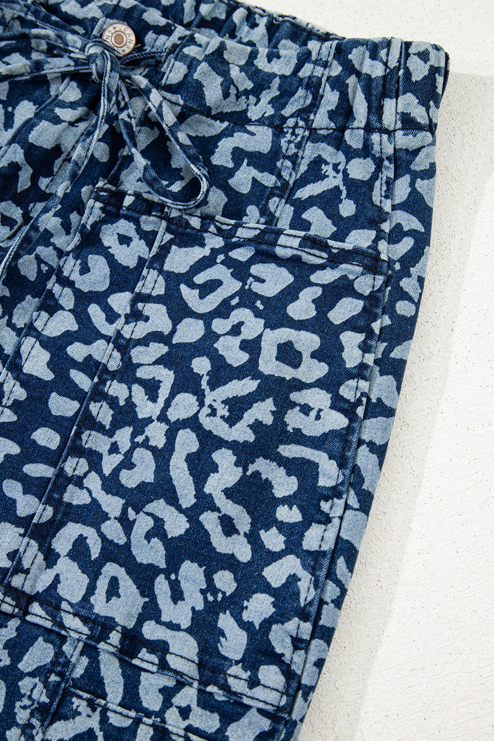 Leopard Printed Drawstring Elastic Waistband Pocketed Wide Leg Jeans - eAura