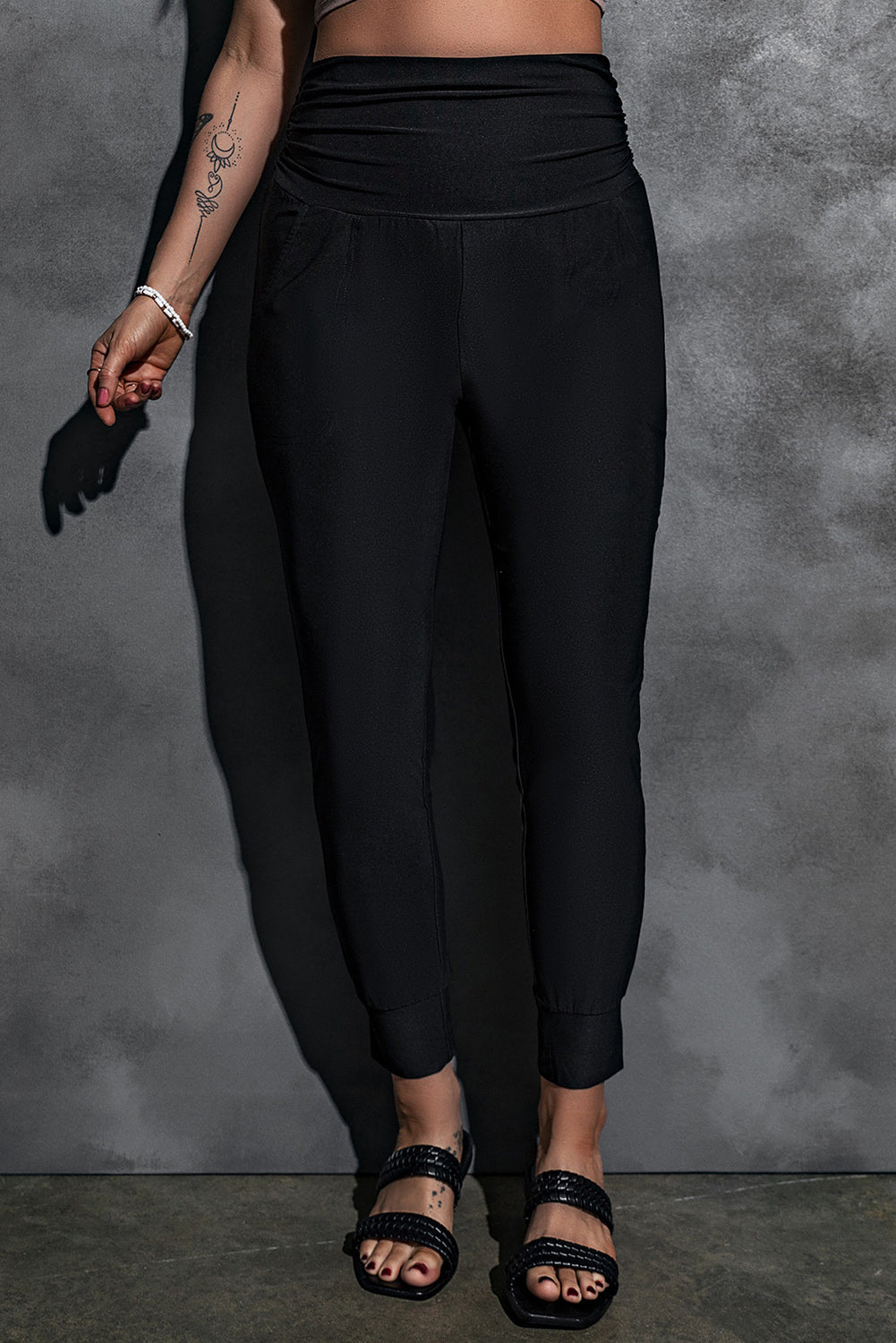 Black High Waist Pleated Pocket Leggings Beagle Boutique Fashion Outlet