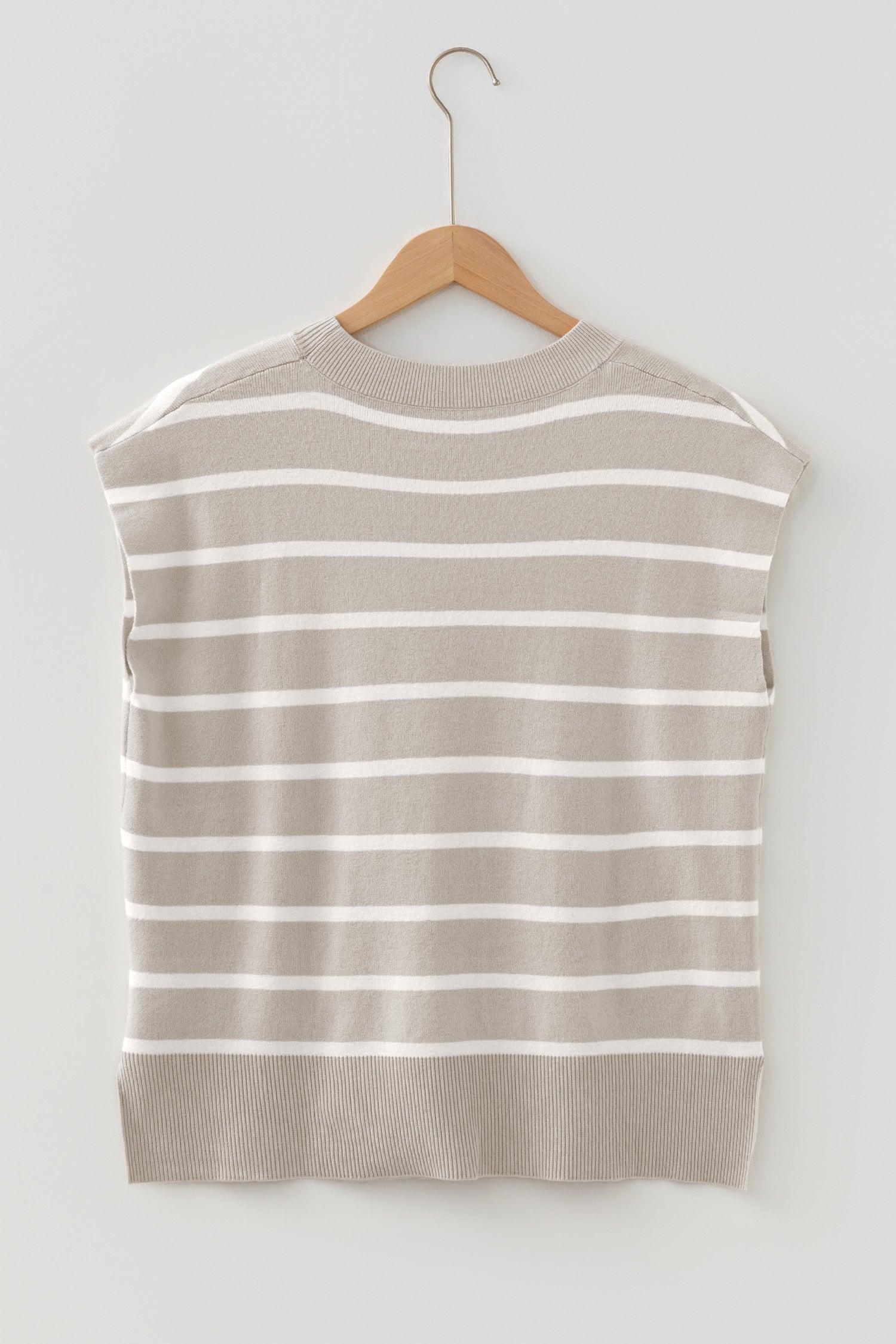 Side Slit Crew Neck Short Sleeve Sweater Tee