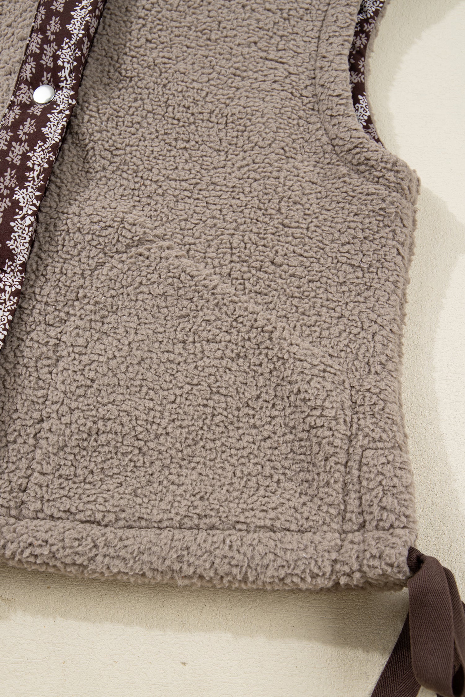Side Bows Sherpa Fleece Vest – Goat