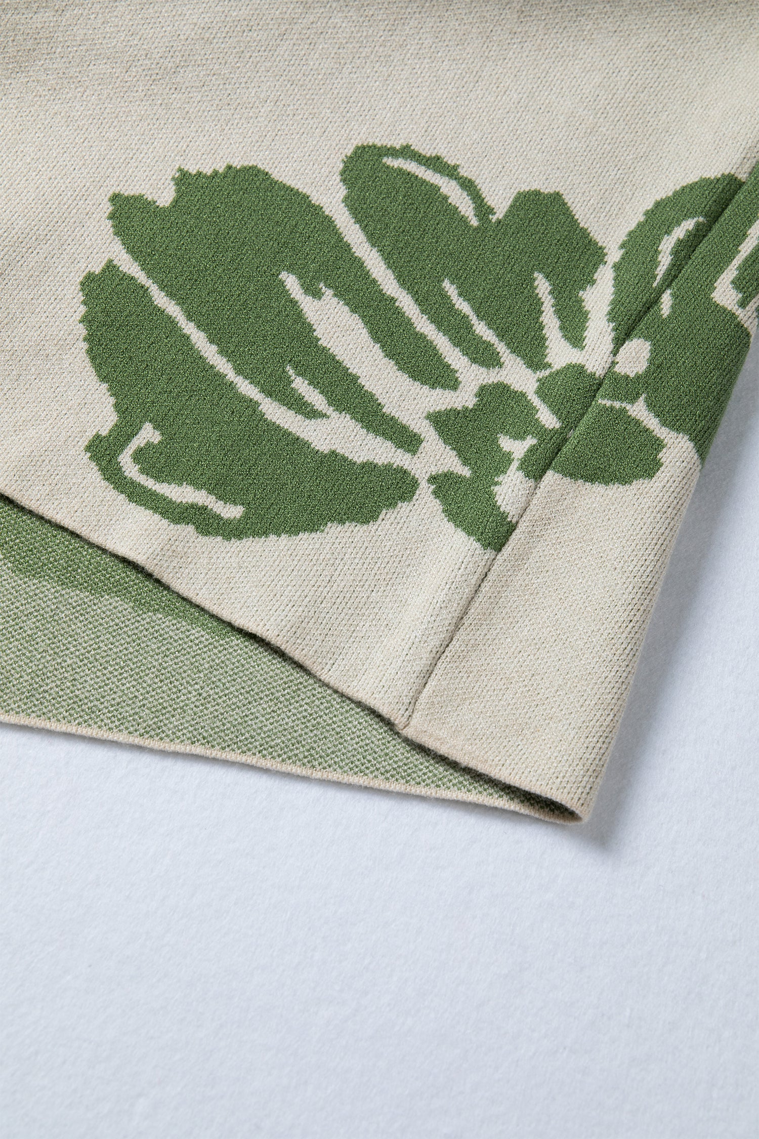 Bold Flower Pattern Wide Sleeve Overside Sweater - eAura