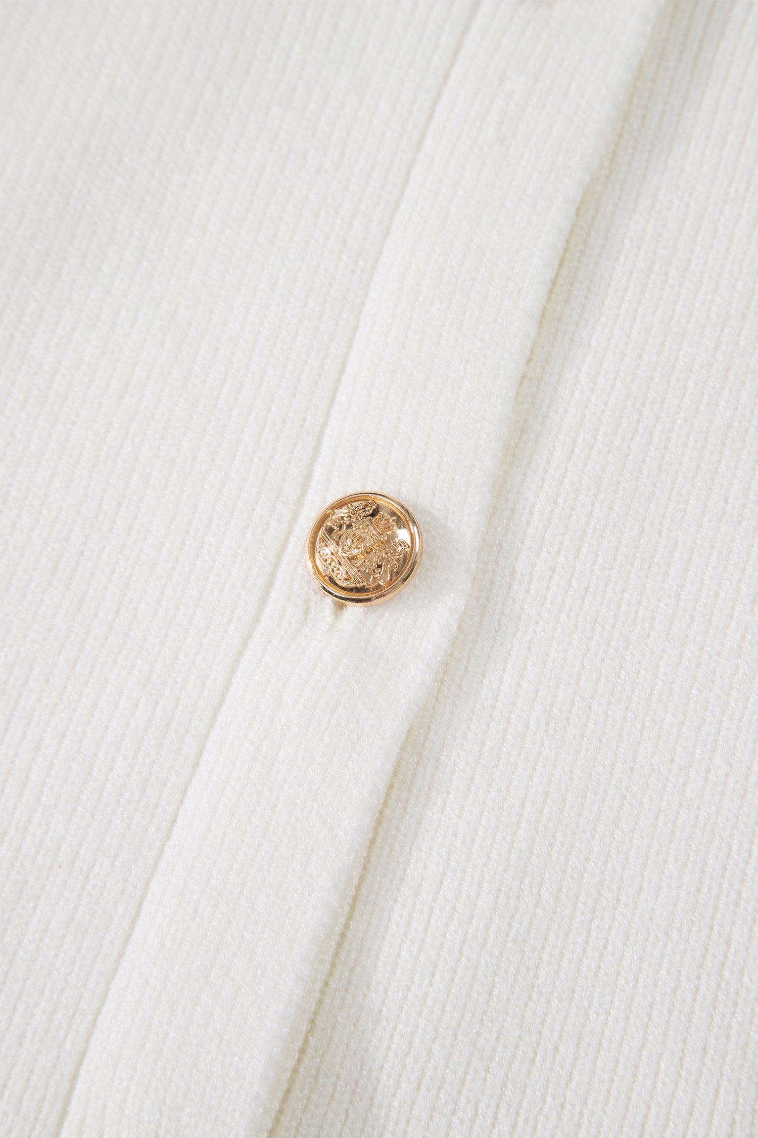White Sleeveless Knit Button Pocketed Sweater