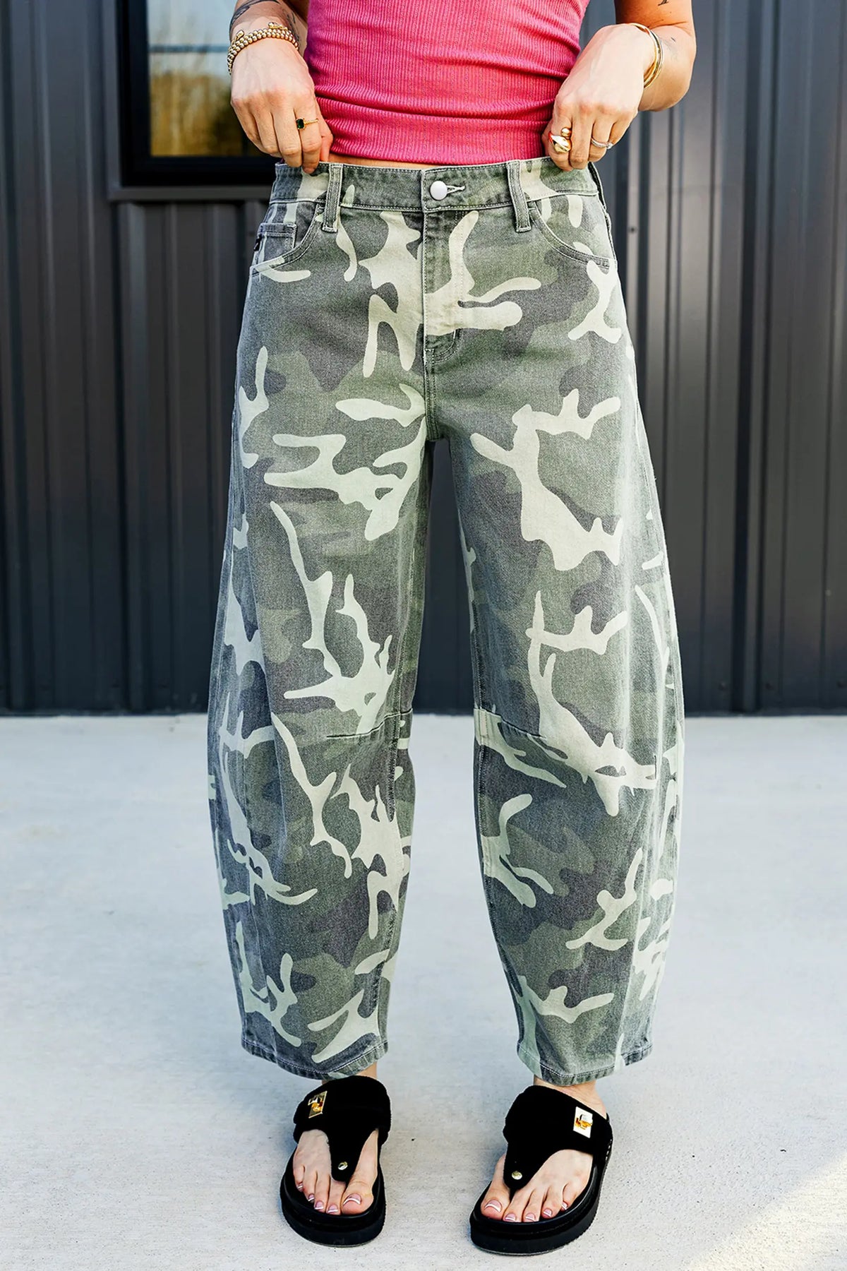 Camo Print Button Fly Straight Leg Ankle Length Jeans – Green