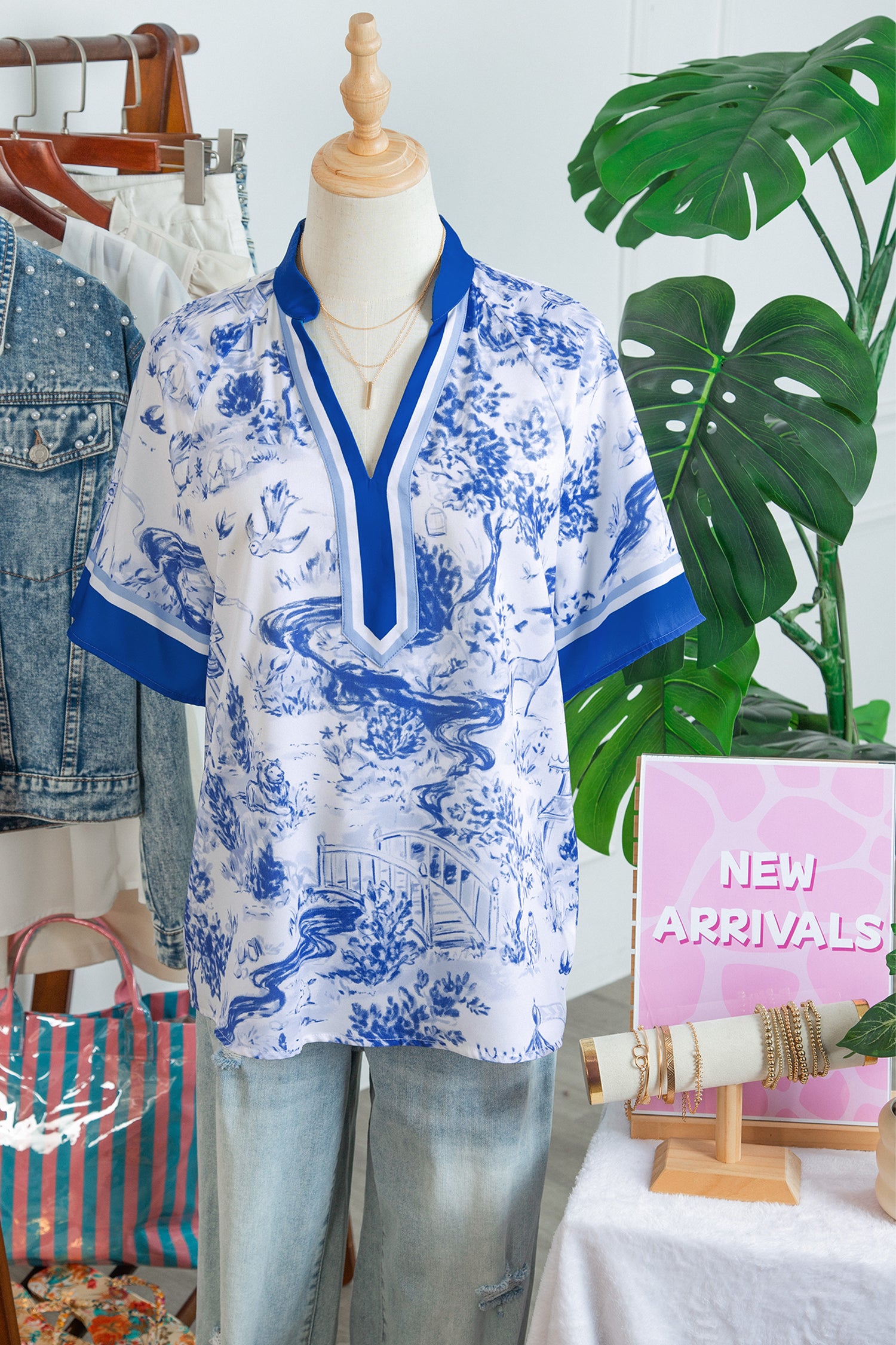 Wild Animal Paradise Contrast V Neck Raglan Sleeve Blouse – Blue