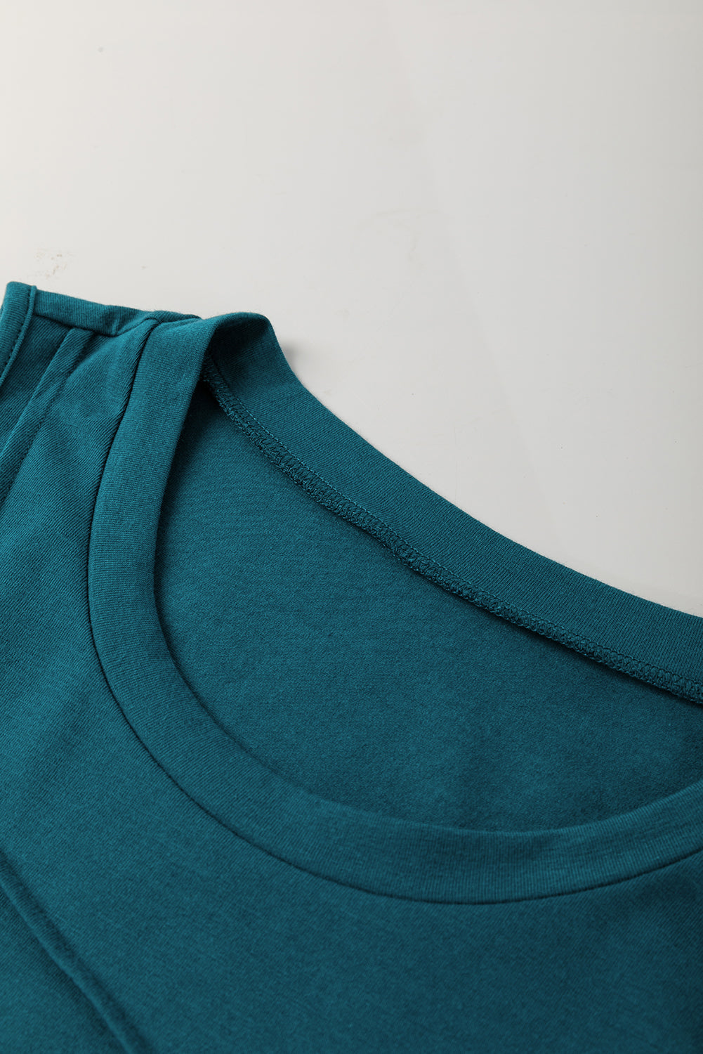 Solid Colour Stitching Detail Round Neck Tank Top eAura