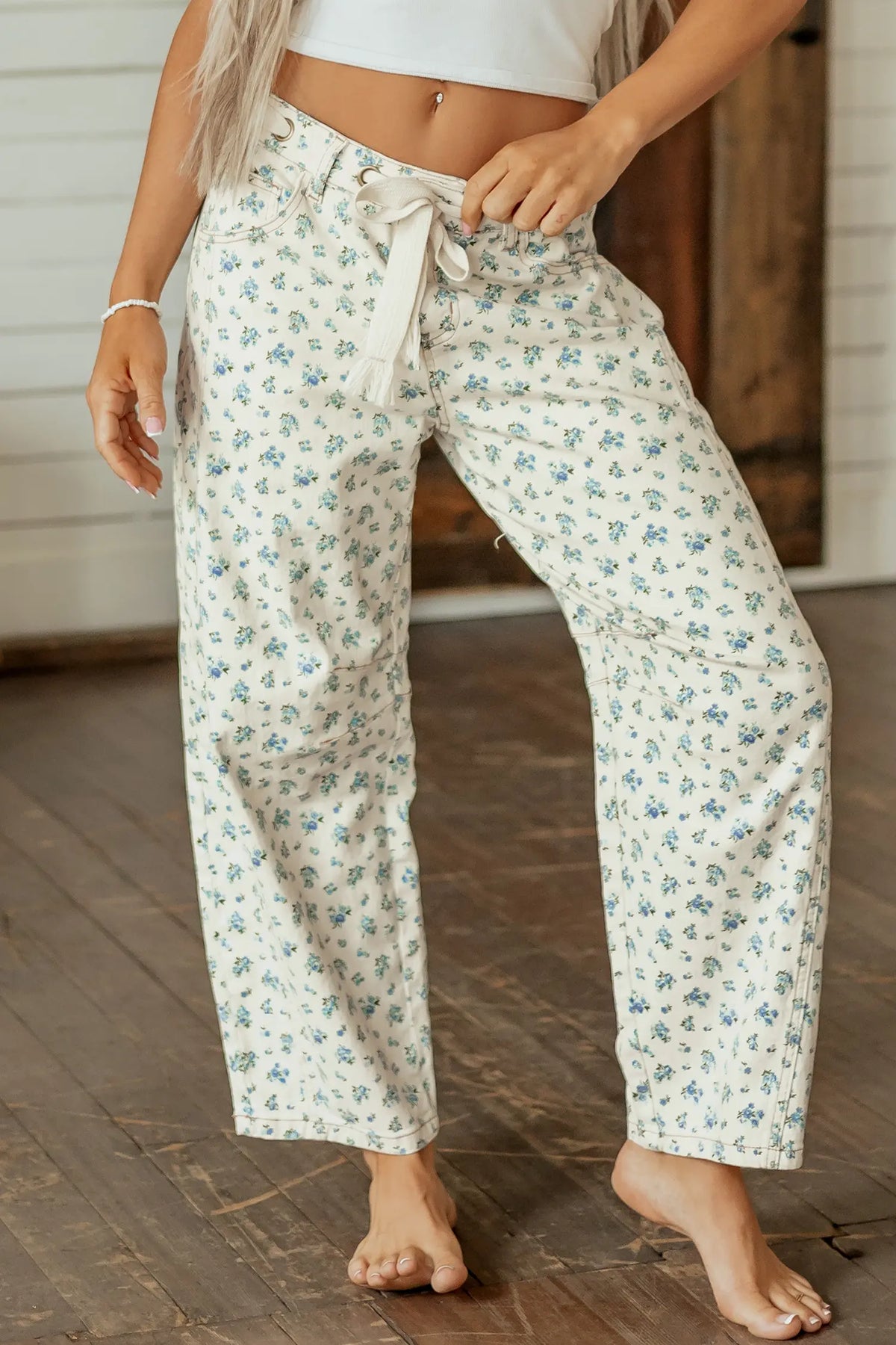 Grommet Knot Waist Floral Barrel Leg Jeans – Beige