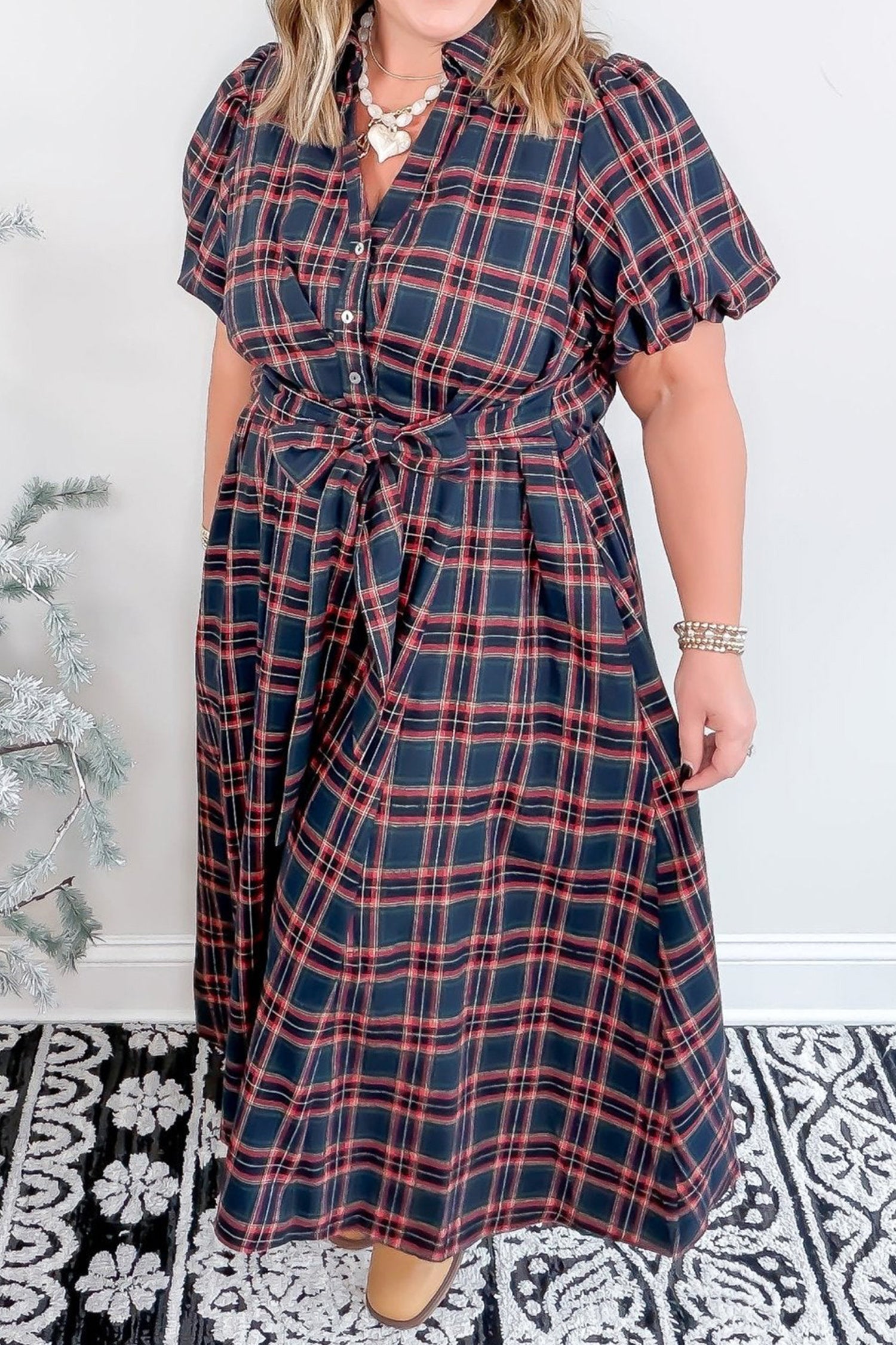 Plaid V Neck Belted Waist Short Sleeve Plus Size Dress – Black