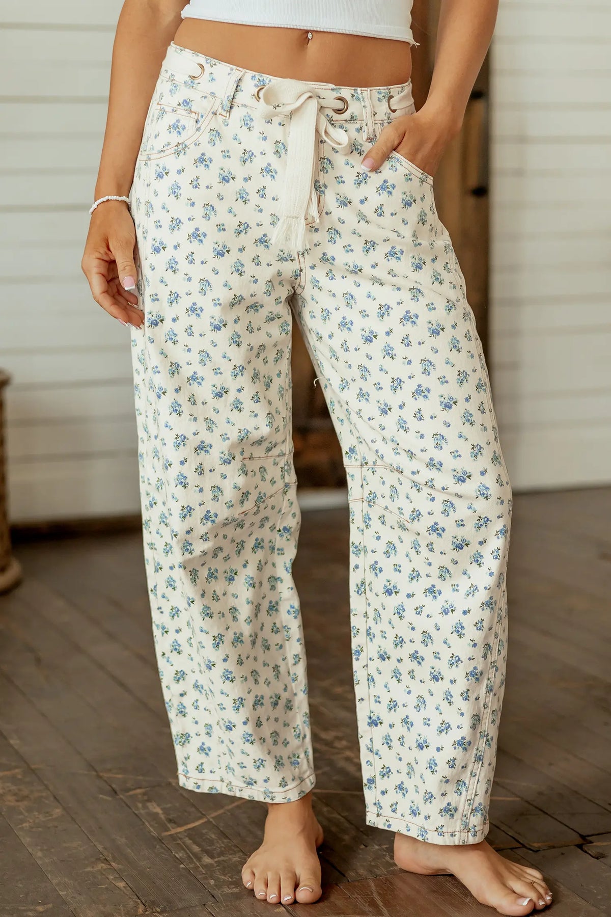 Grommet Knot Waist Floral Barrel Leg Jeans – Beige