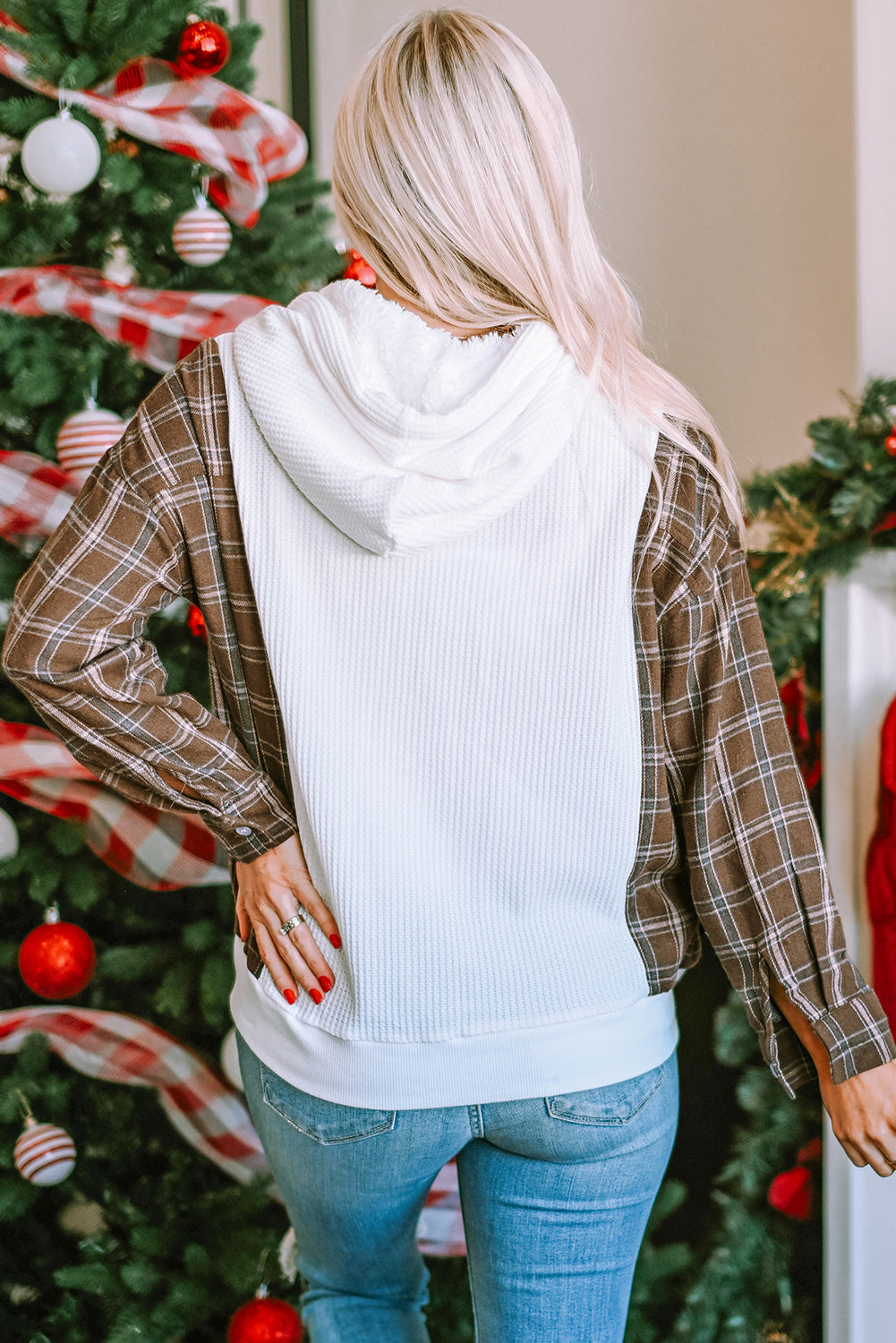 White Waffle Patch Plaid Sleeve Kangaroo Pocket Hoodie eAura