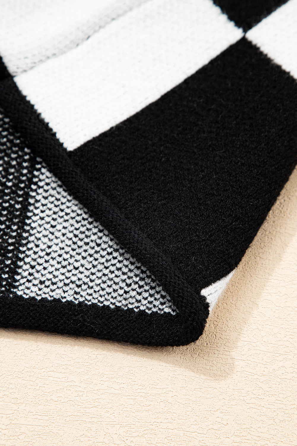 Checked Notched Neckline Drop Shoulder Knit Sweater eAura