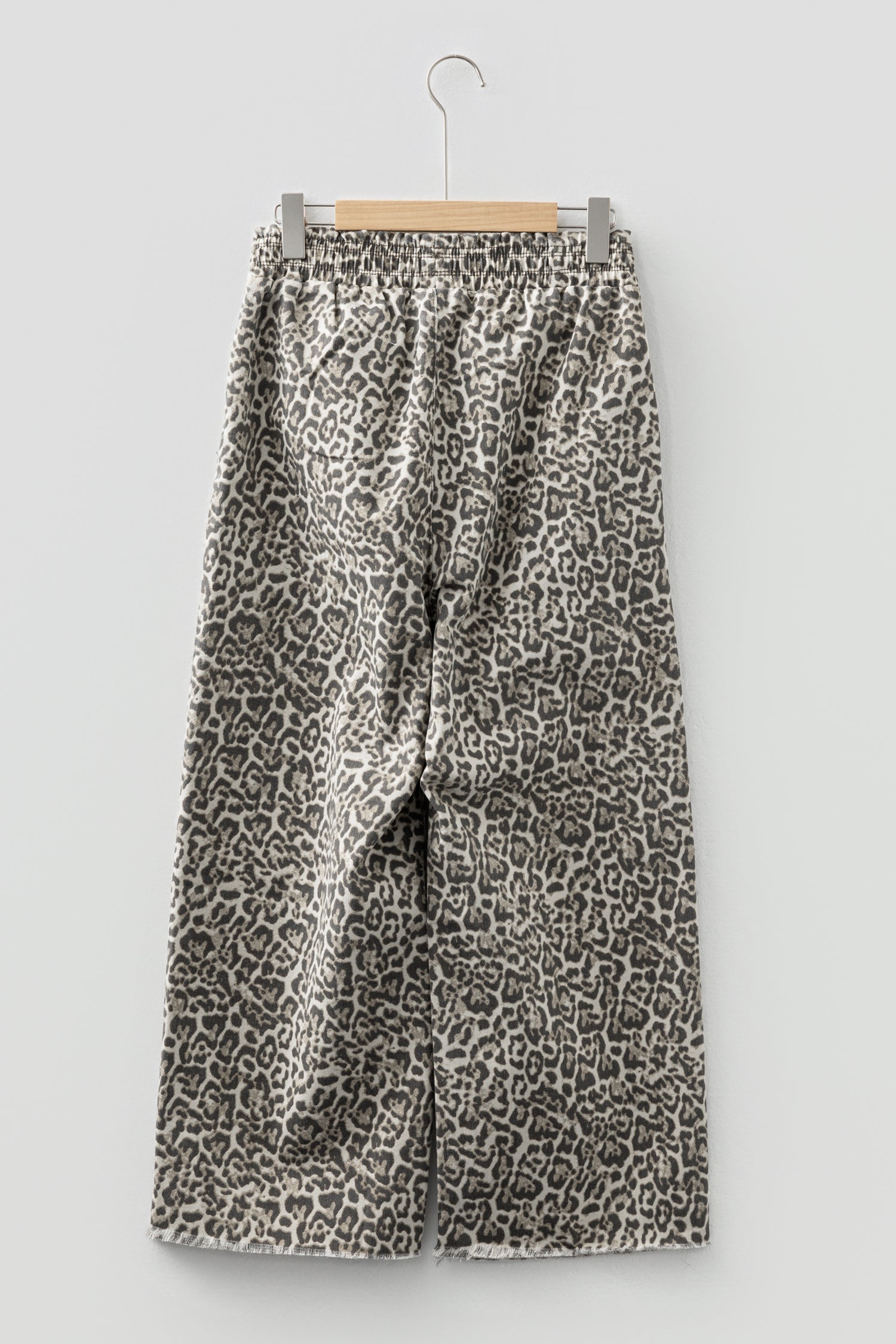 Leopard Print Raw Hem Elastic Waist Loose Pull On Jeans - eAura