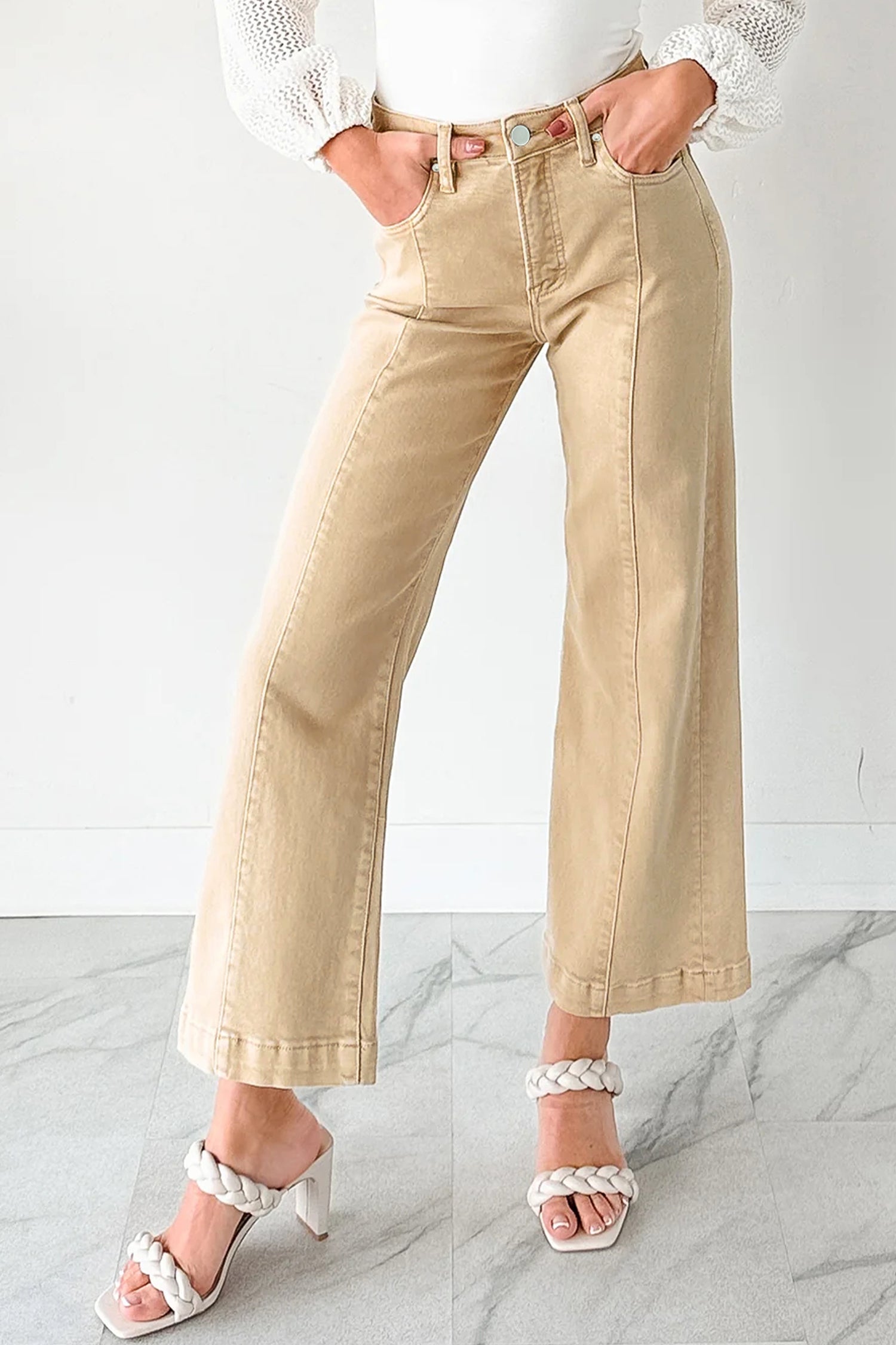 Seamed Center Wide Leg Cropped Jeans