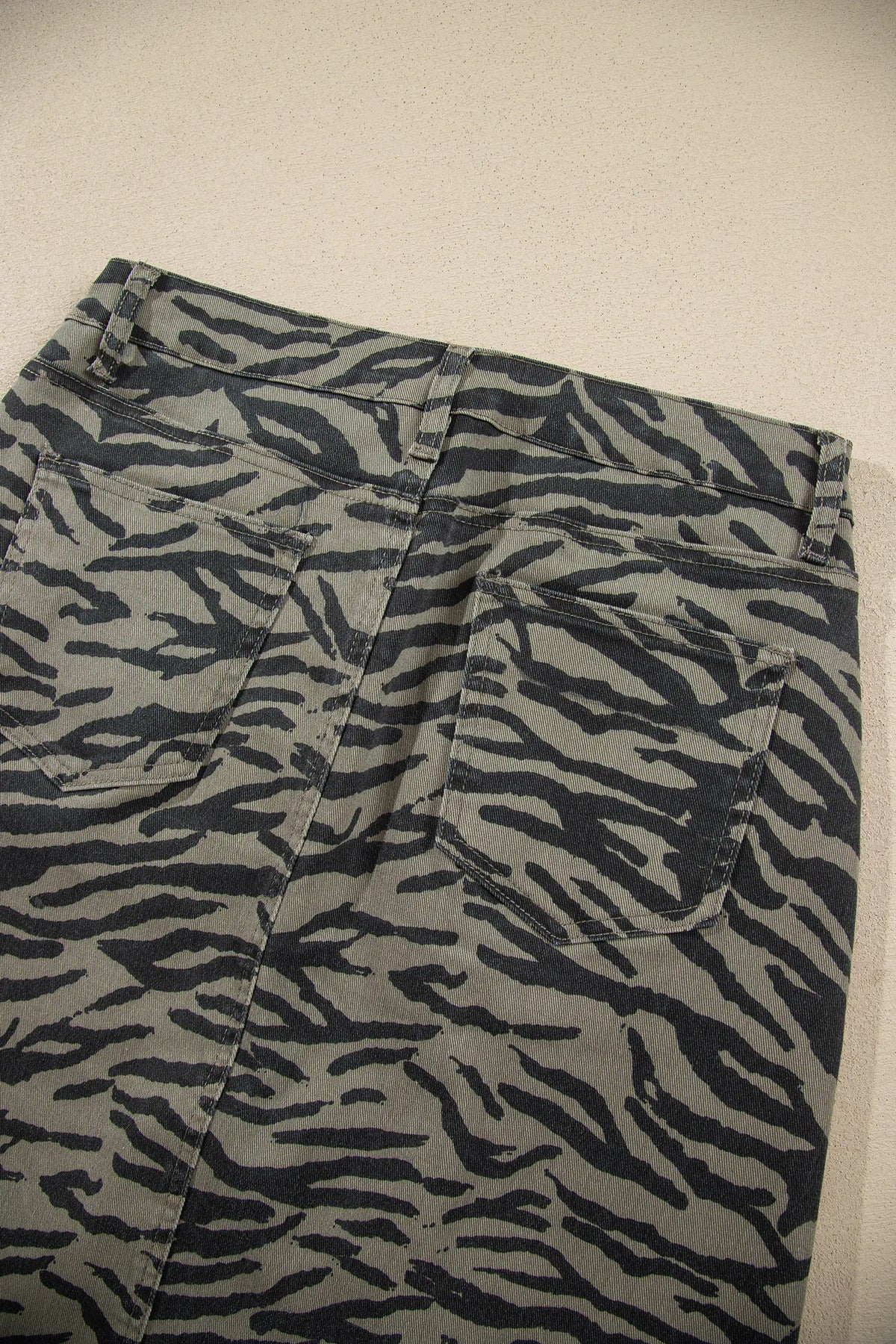 Leopard Print Side Split Frayed Hem Denim Midi Skirt