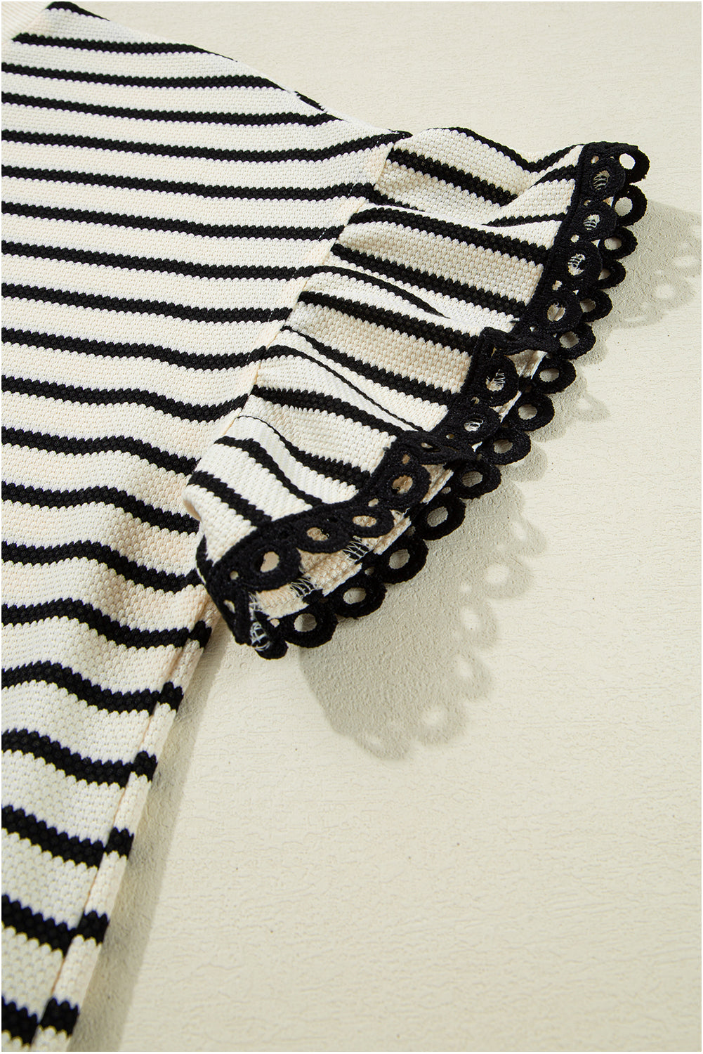 Black Stripe Scallop Lace Trim Ruffle Short Sleeves Crewneck Top eAura