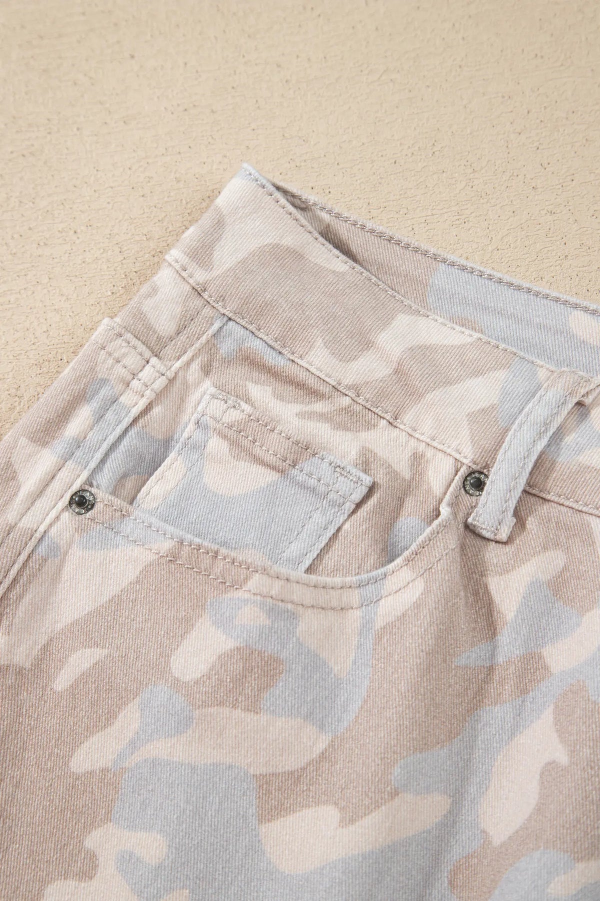 Jeans Ankle-Length Harem Fit with Camouflage Print and Rivet Pocket Detail