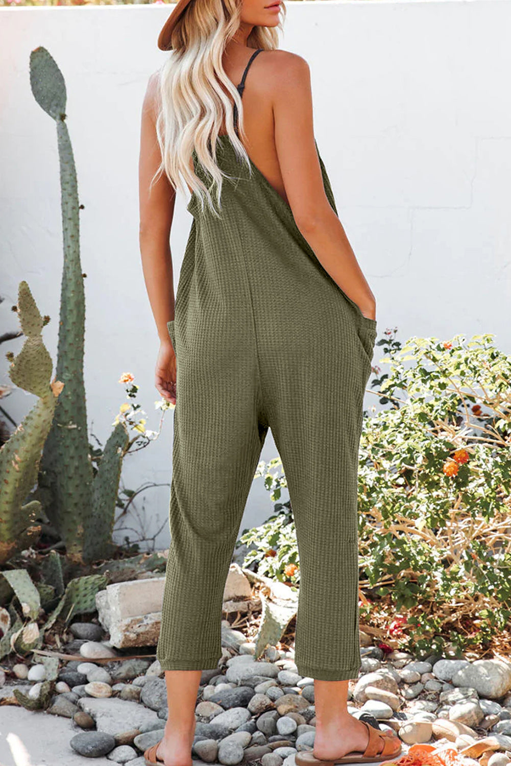 Textured Sleeveless V-Neck Pocketed Casual Jumpsuit eAura