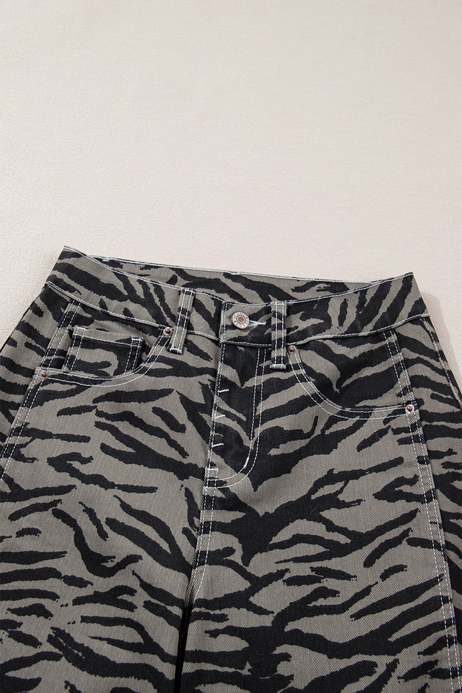 Zebra Stripe Printed Wide Leg Barrel Jeans – Gray