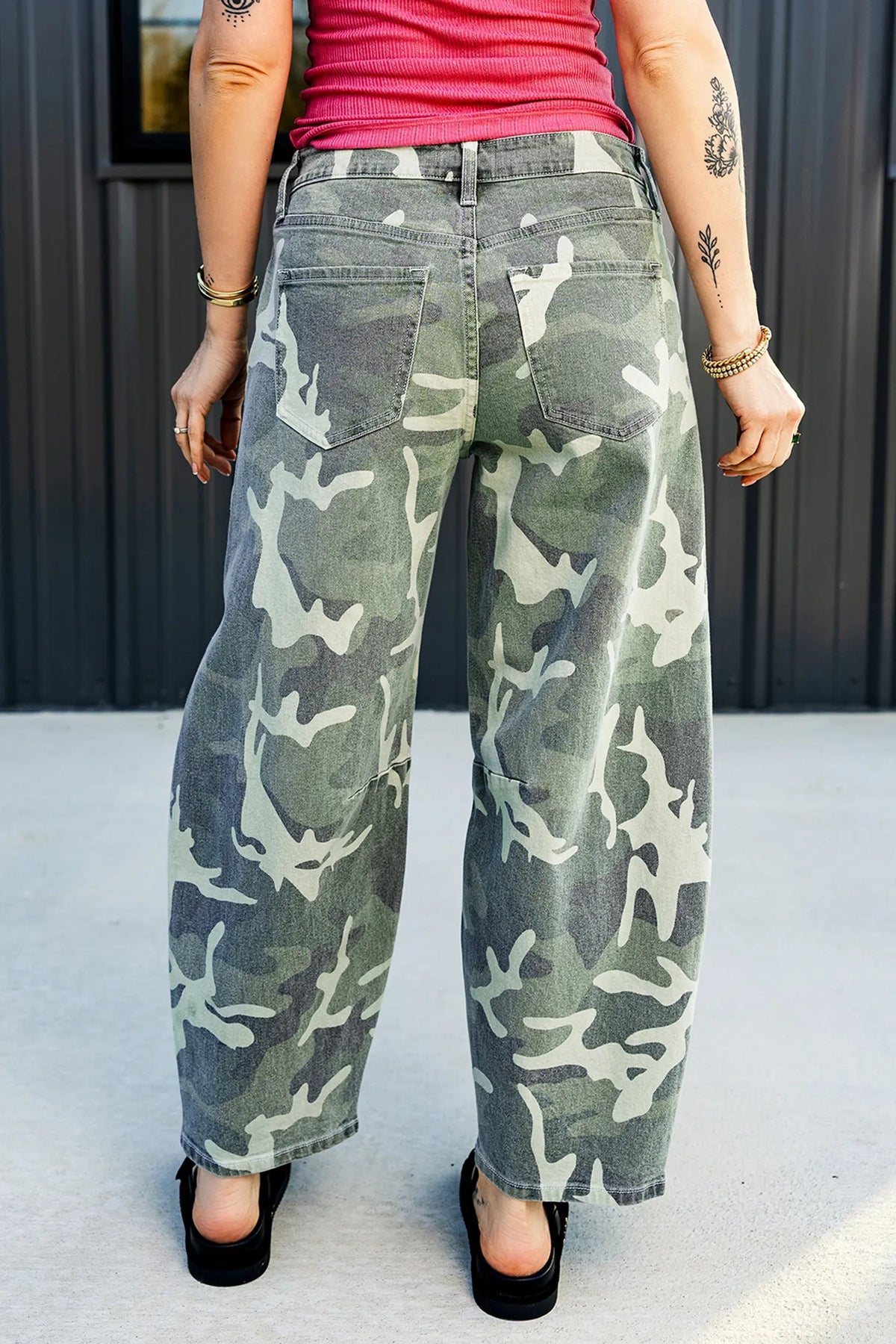Camo Print Button Fly Straight Leg Ankle Length Jeans – Green