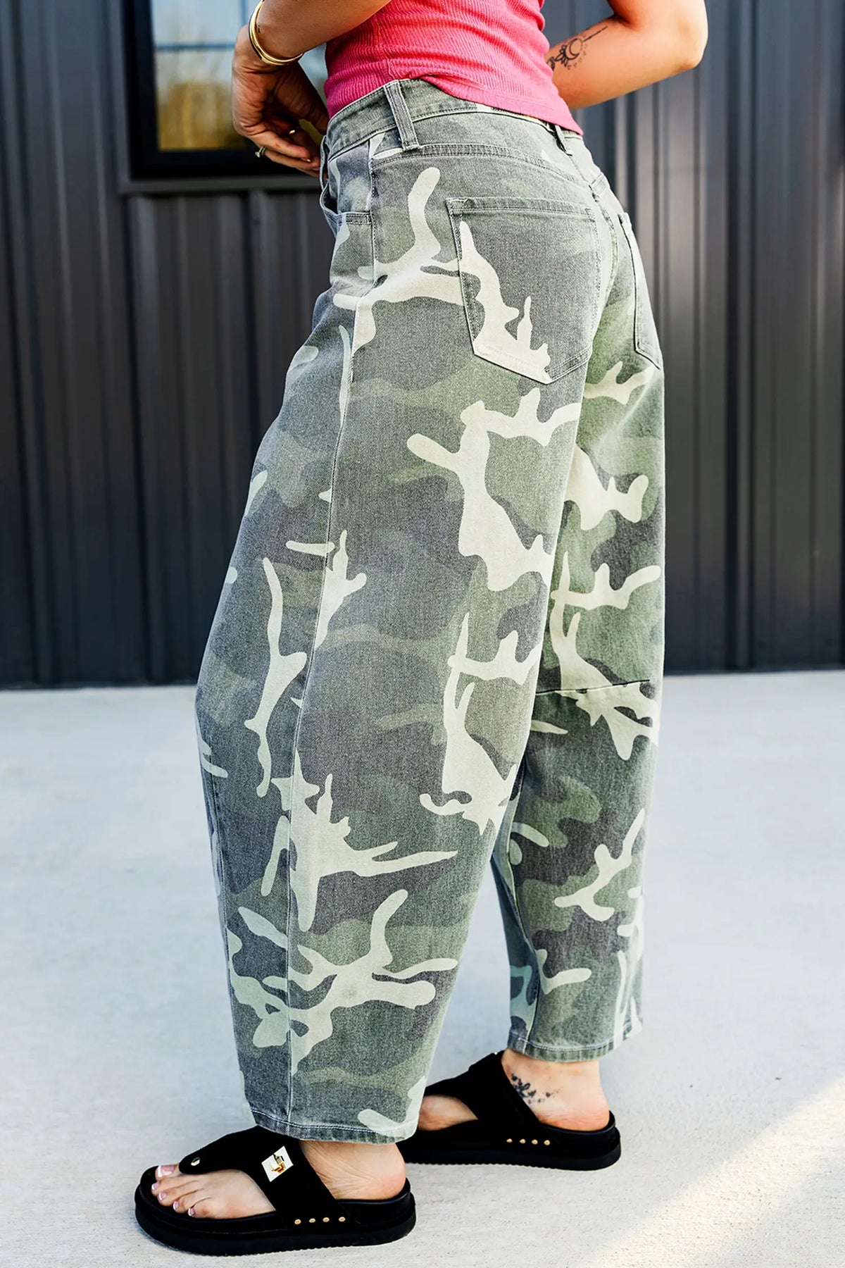 Camo Print Button Fly Straight Leg Ankle Length Jeans – Green