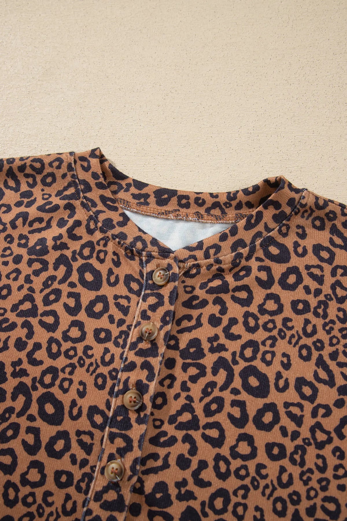 Leopard Print Long Sleeve Henley Top Elastic Waist Shorts 2pcs Outfit – Brown