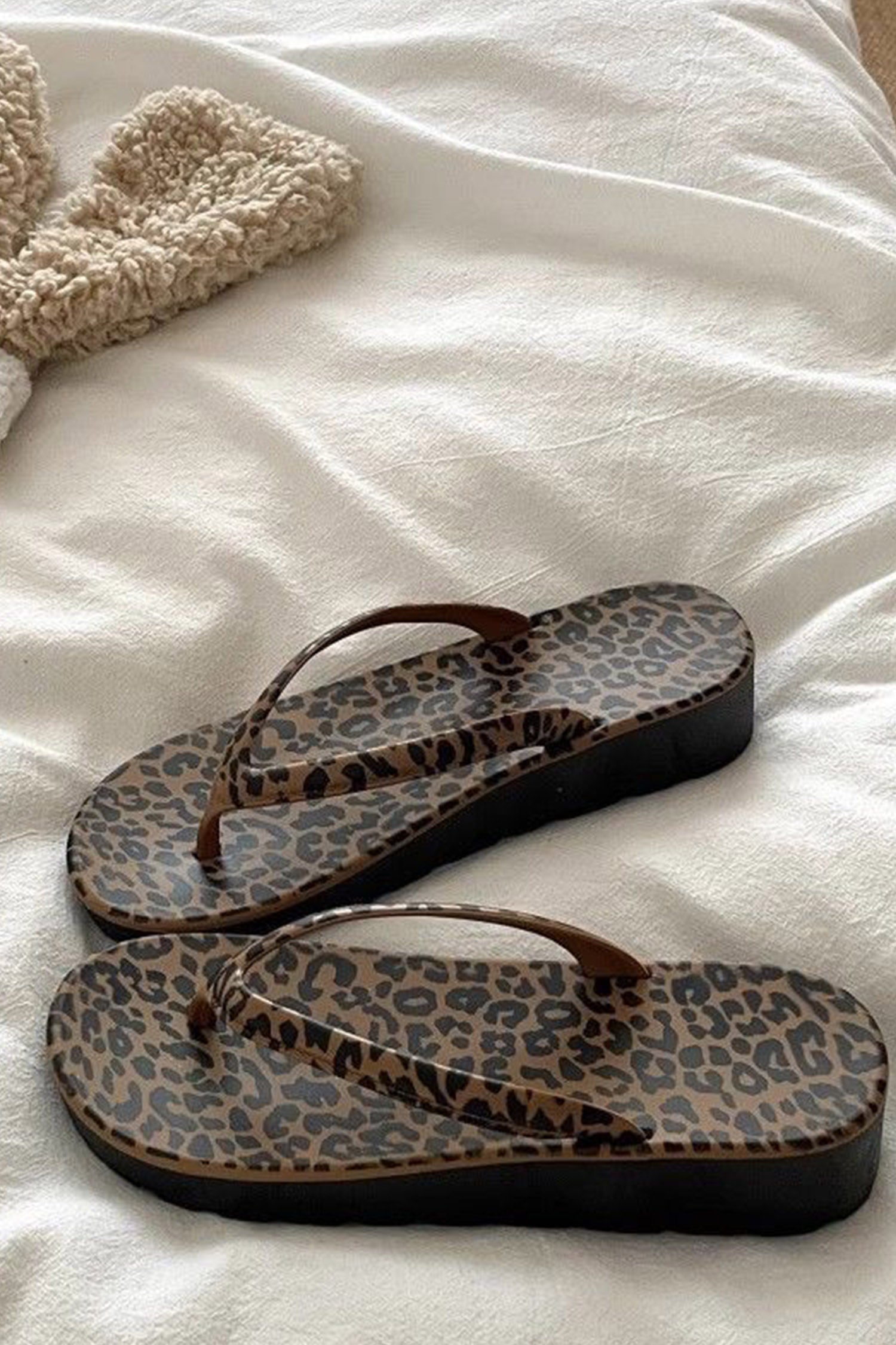 Leopard Print Low-Heel Flip Flop Sandals – Chestnut