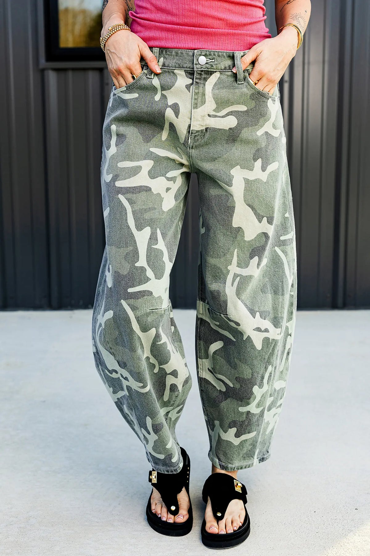 Camo Print Button Fly Straight Leg Ankle Length Jeans – Green
