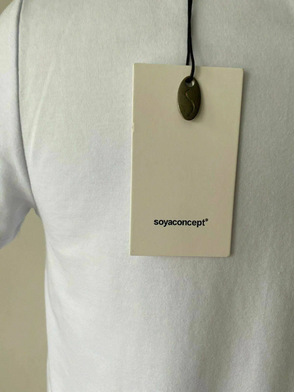 Soyaconcept White Tee Lace Neckline Size S 8 - 10 - BB Fashion Outlet