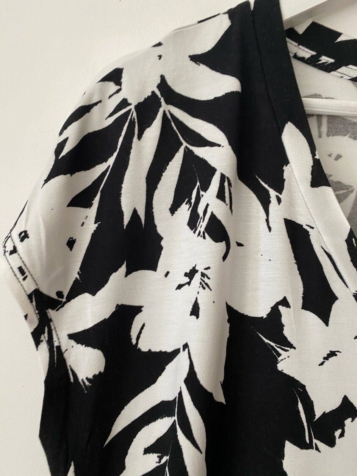 Very Black White T-Shirt Size 10 - Beagle Boutique Fashion Outlet