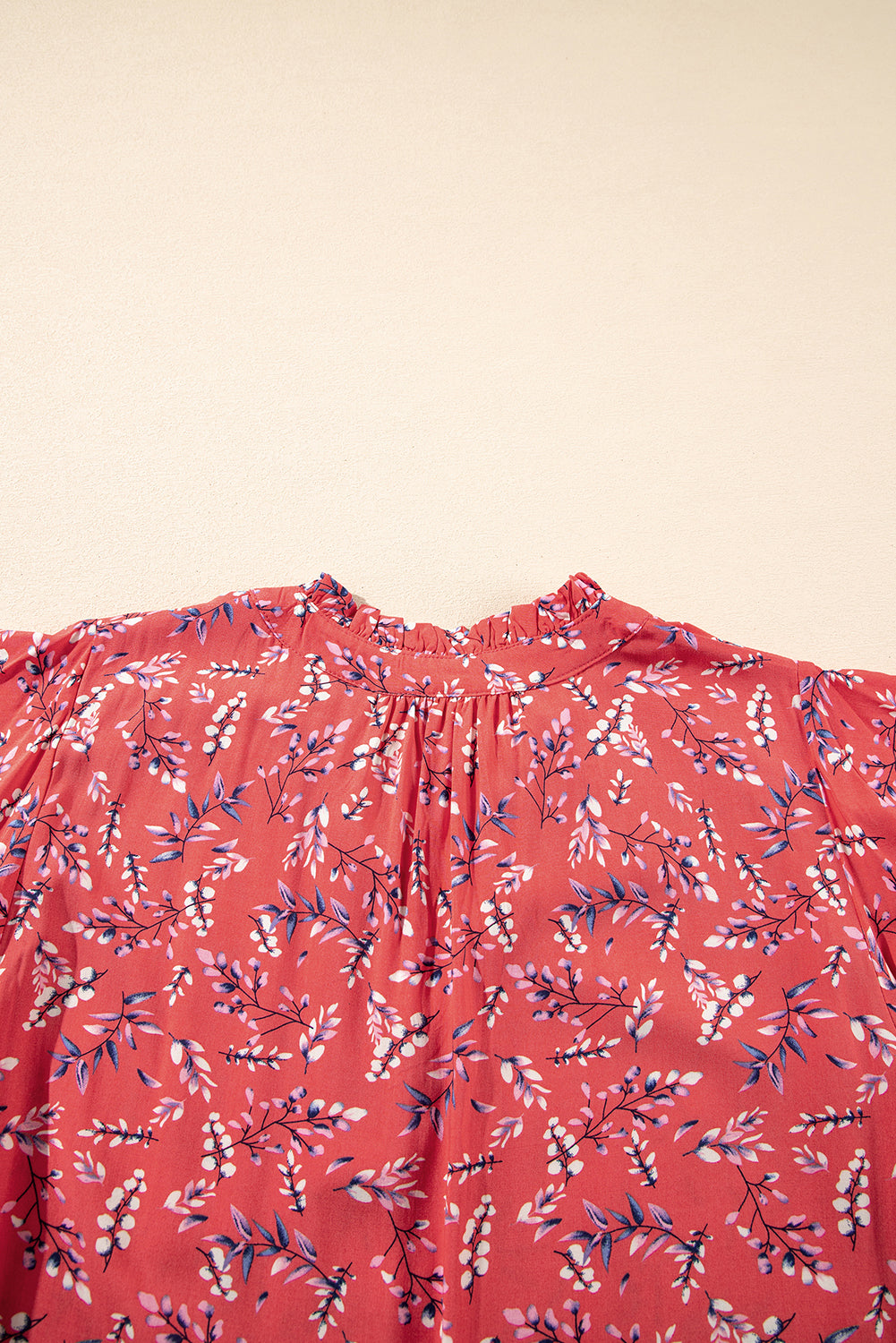 Red Floral Tie Split Neck Short Flounce Sleeve Crinkled Blouse eAura