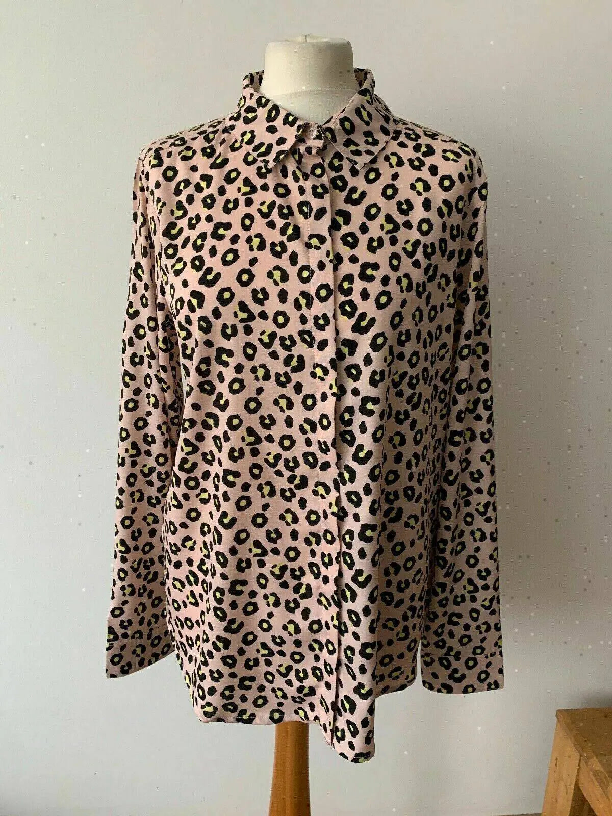 Brave Soul Blush Pink Leopard Print Long Sleeve Shirt Size XS - Beagle Boutique Fashion Outlet
