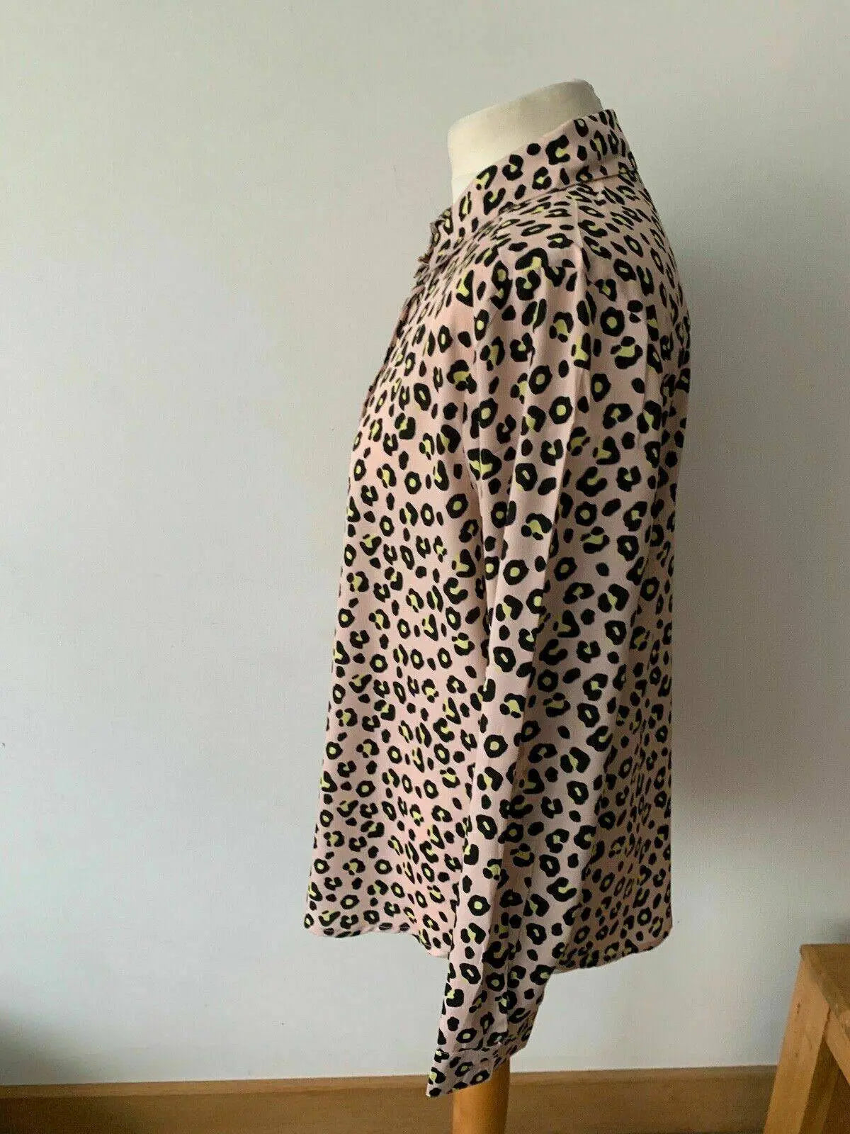 Brave Soul Blush Pink Leopard Print Long Sleeve Shirt Size XS - Beagle Boutique Fashion Outlet