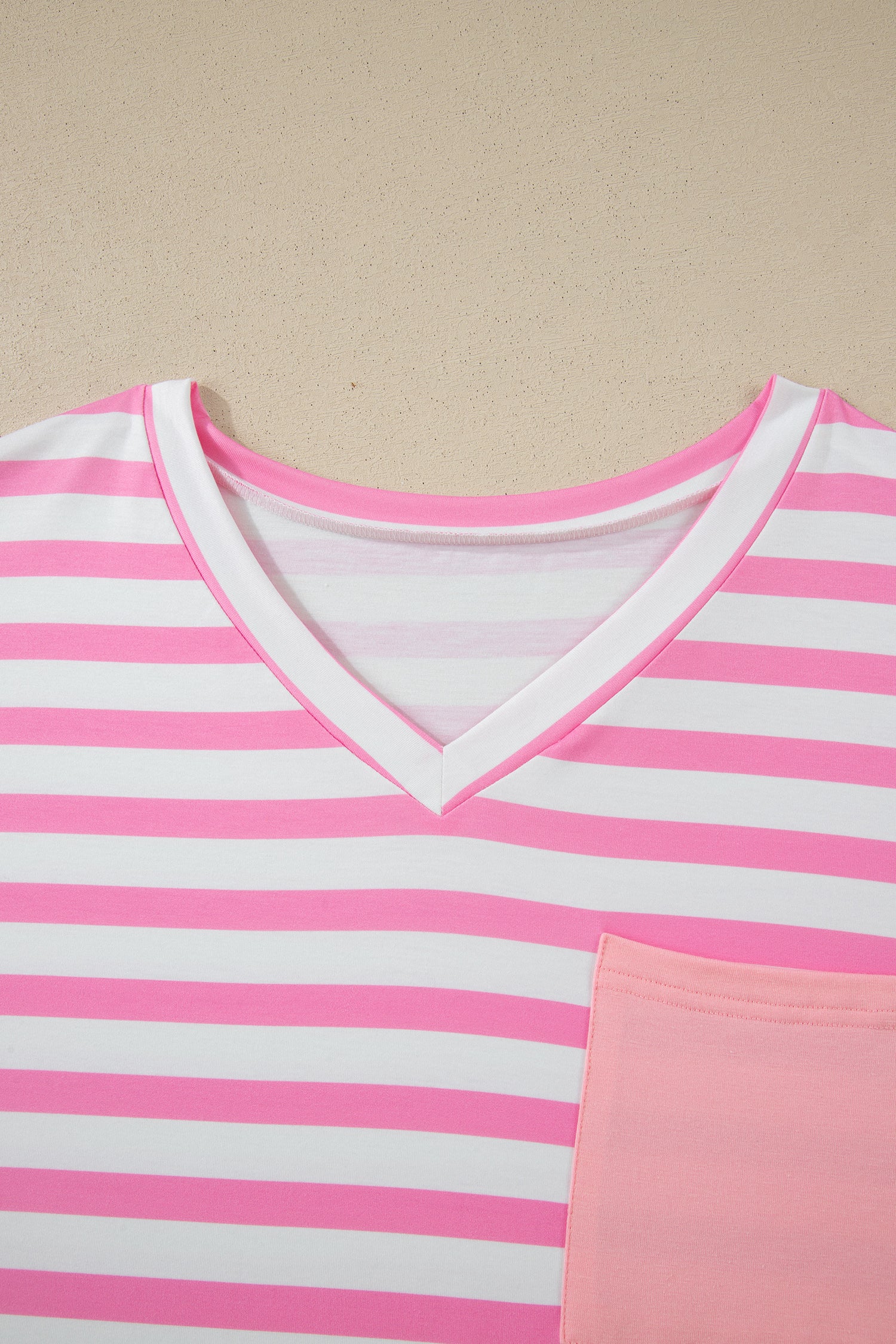 Plus Size Stripe Colourblock Patched Pocket V-Neck Tee