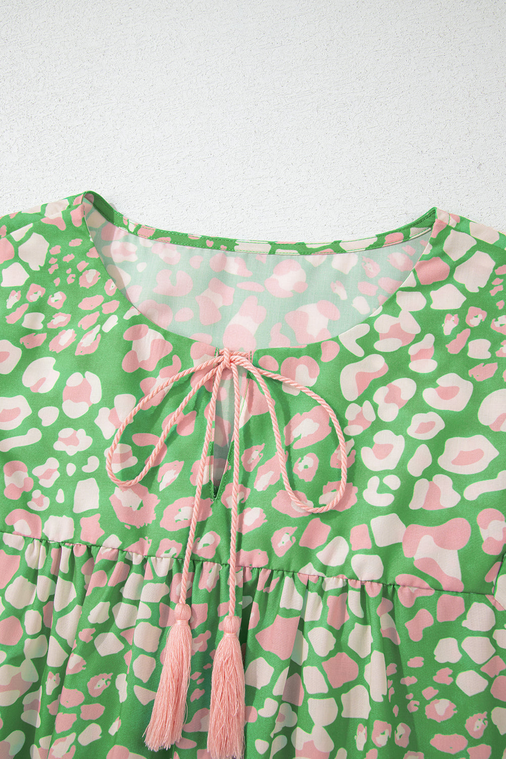 Green Plus Size Floral Tassel Tie Split Neck Puff Sleeve Blouse BB Fashion Outlet