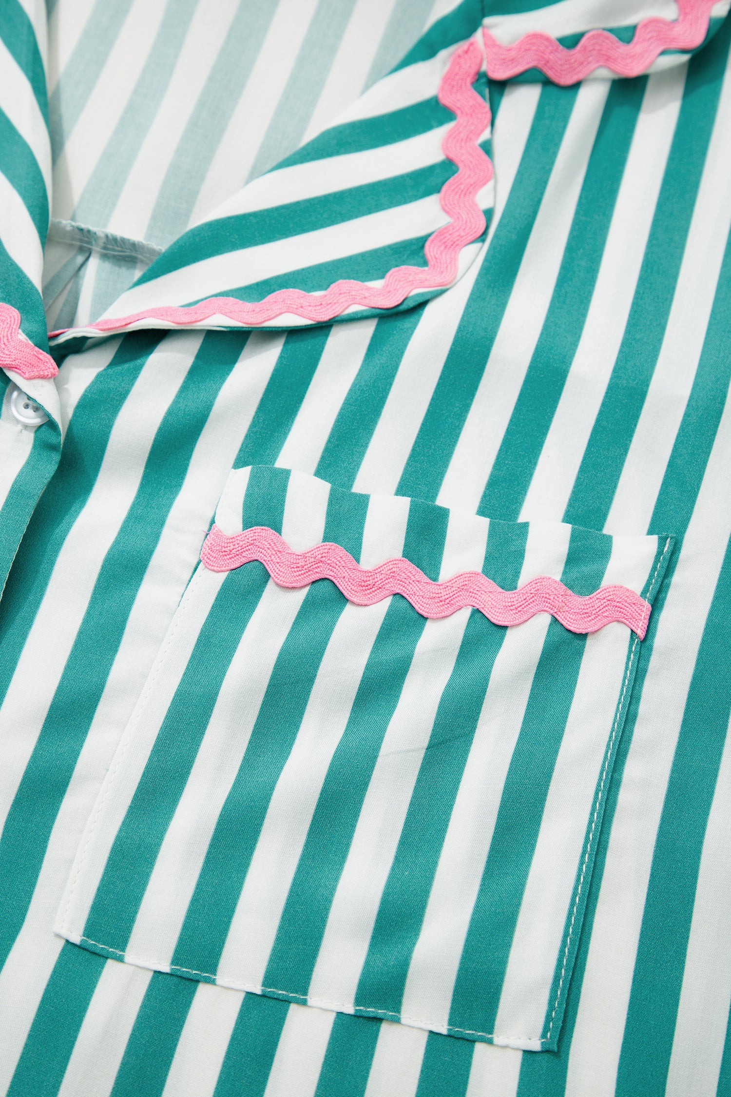 Contrast Ricrac Trim Long Sleeve Shirt Drawstring Ruffled Pajama Short Set – Green Stripe
