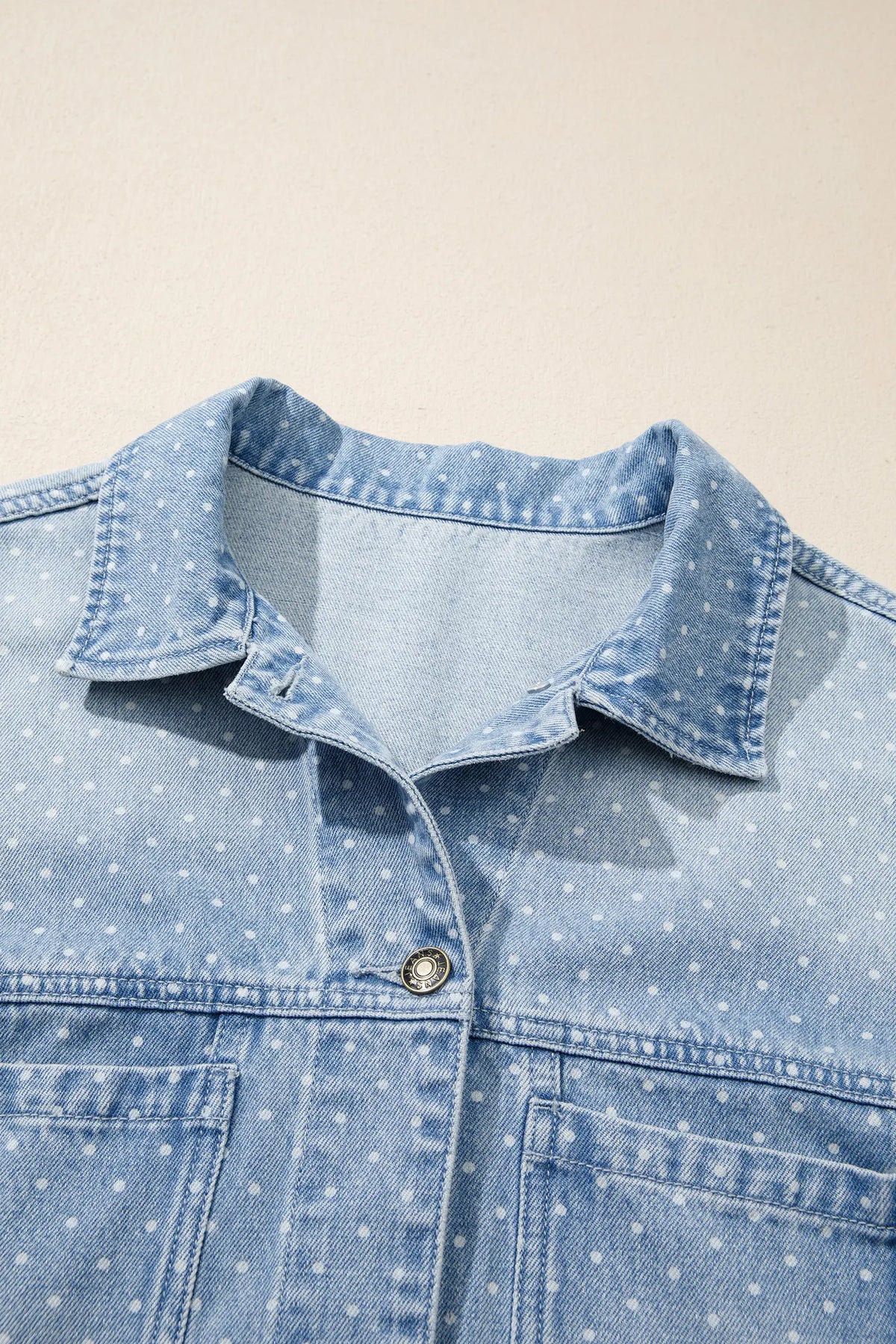 Sky Blue Polka Dot Long Sleeve Collar Pocket Casual Shift Silhouette Denim Jacket – Light Blue