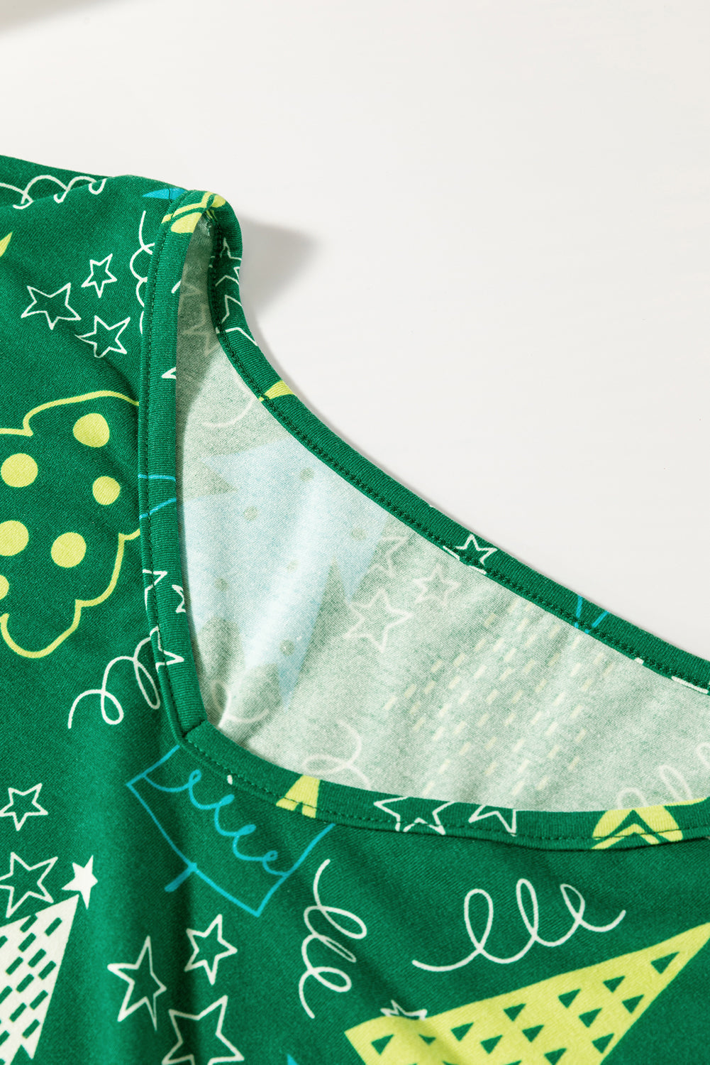 Christmas Tree Print Tee and Pants Pyjama Set - eAura