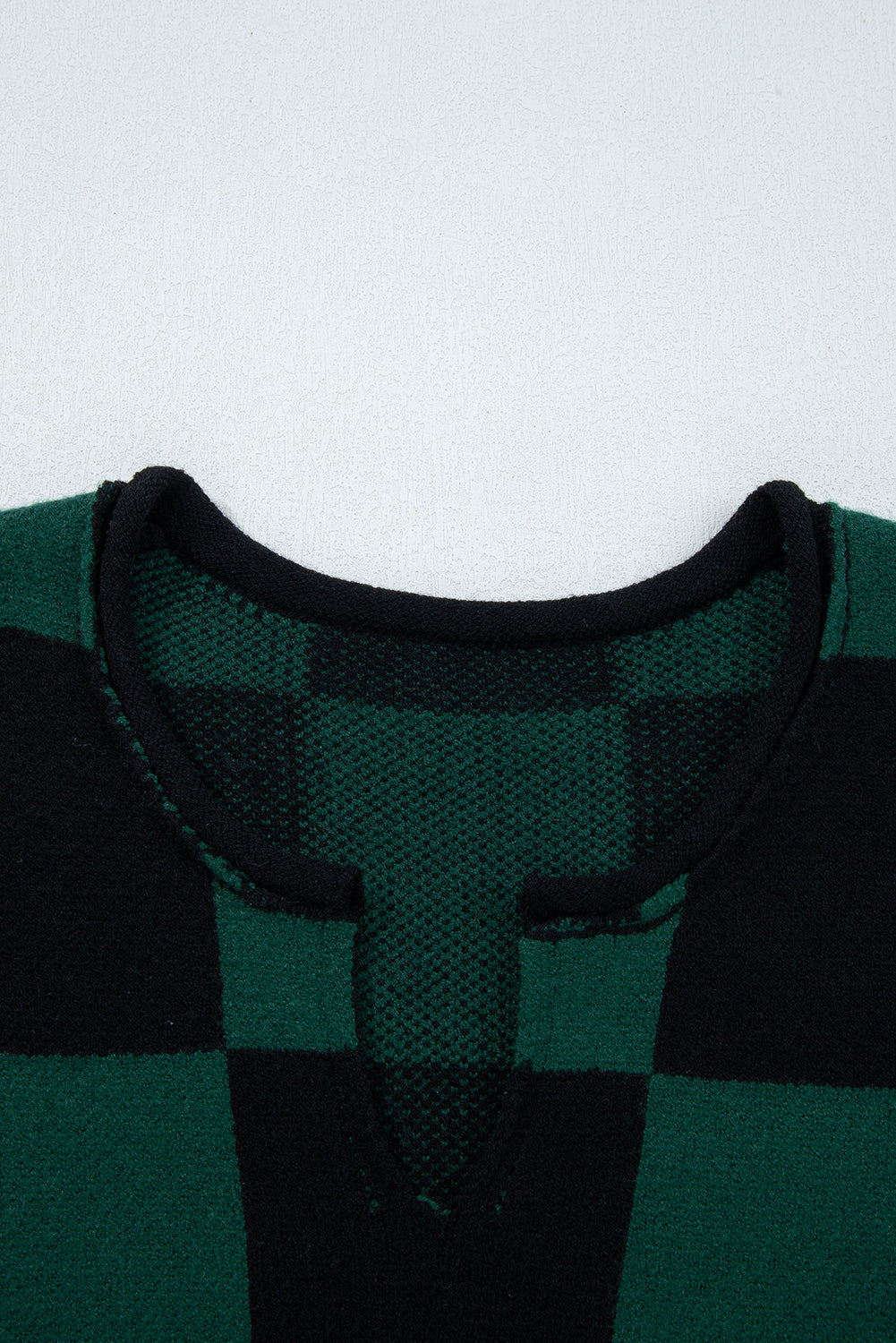 Checked Notched Neckline Drop Shoulder Knit Sweater eAura