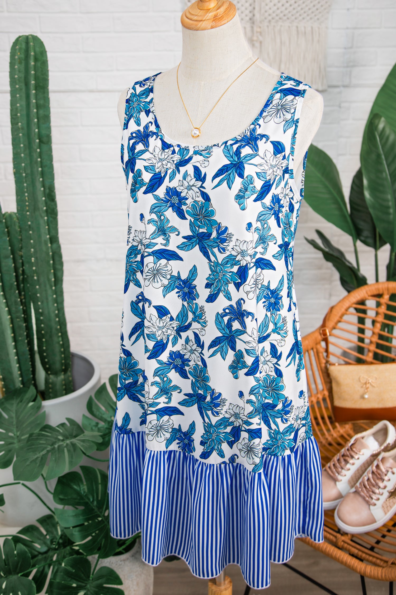 Floral Print Sleeveless Striped Ruffle Hem Patchwork Dress