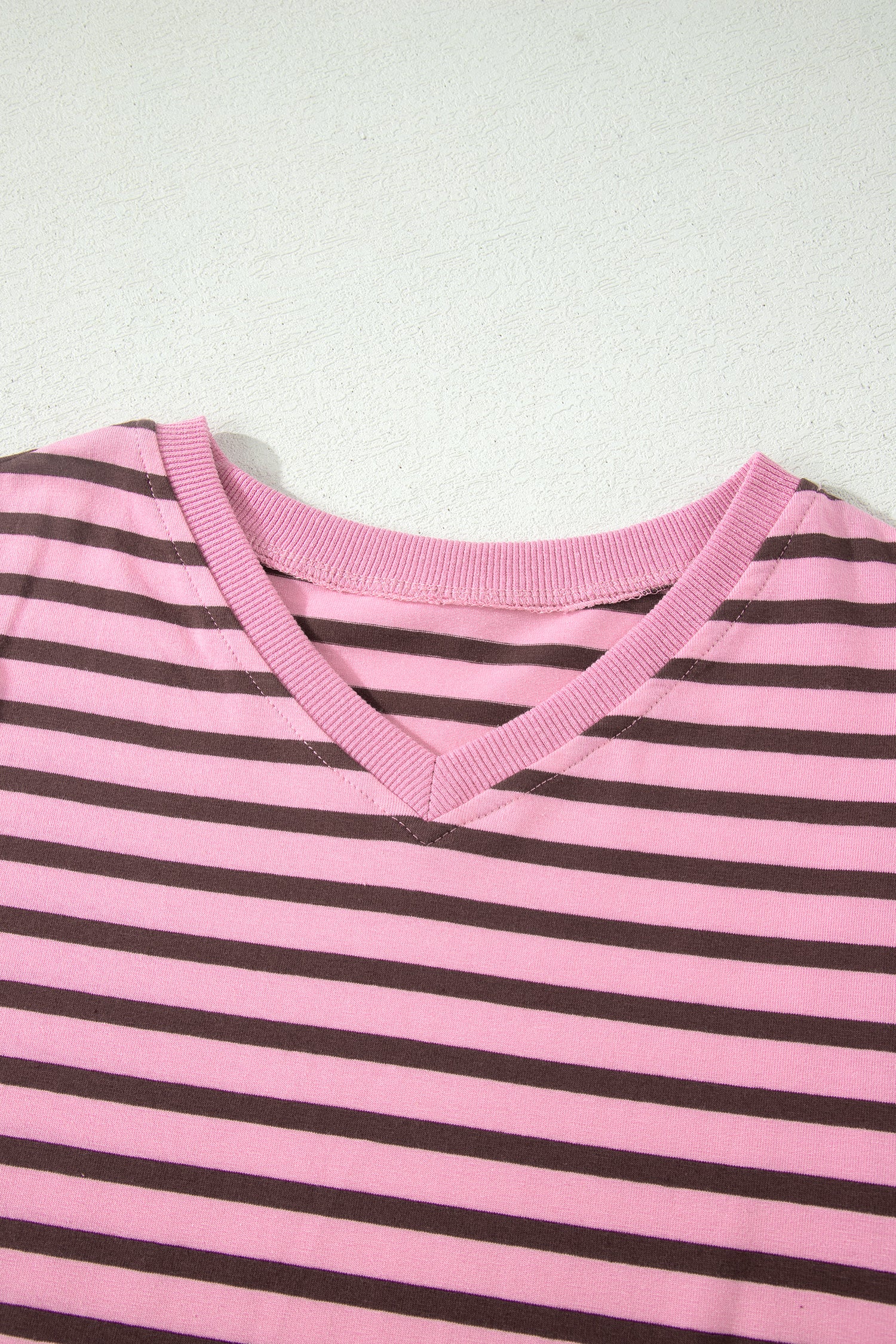 Rose Stripe V-Neck Puff Sleeve Top – Ribbed Collar & Cuff Detail