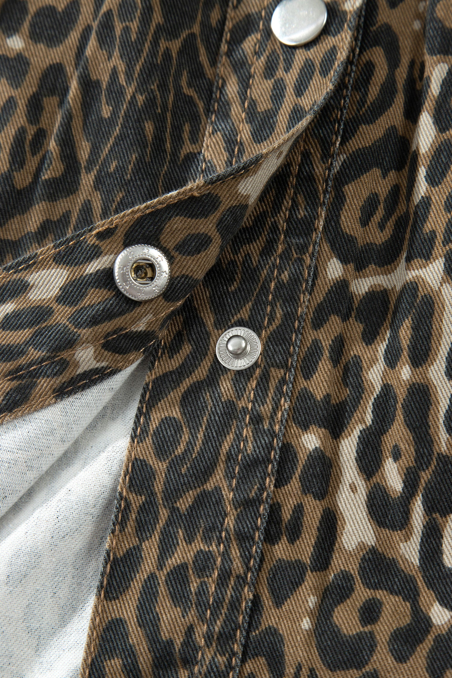 Leopard Print Puff Sleeve Pleated Denim Mini Dress