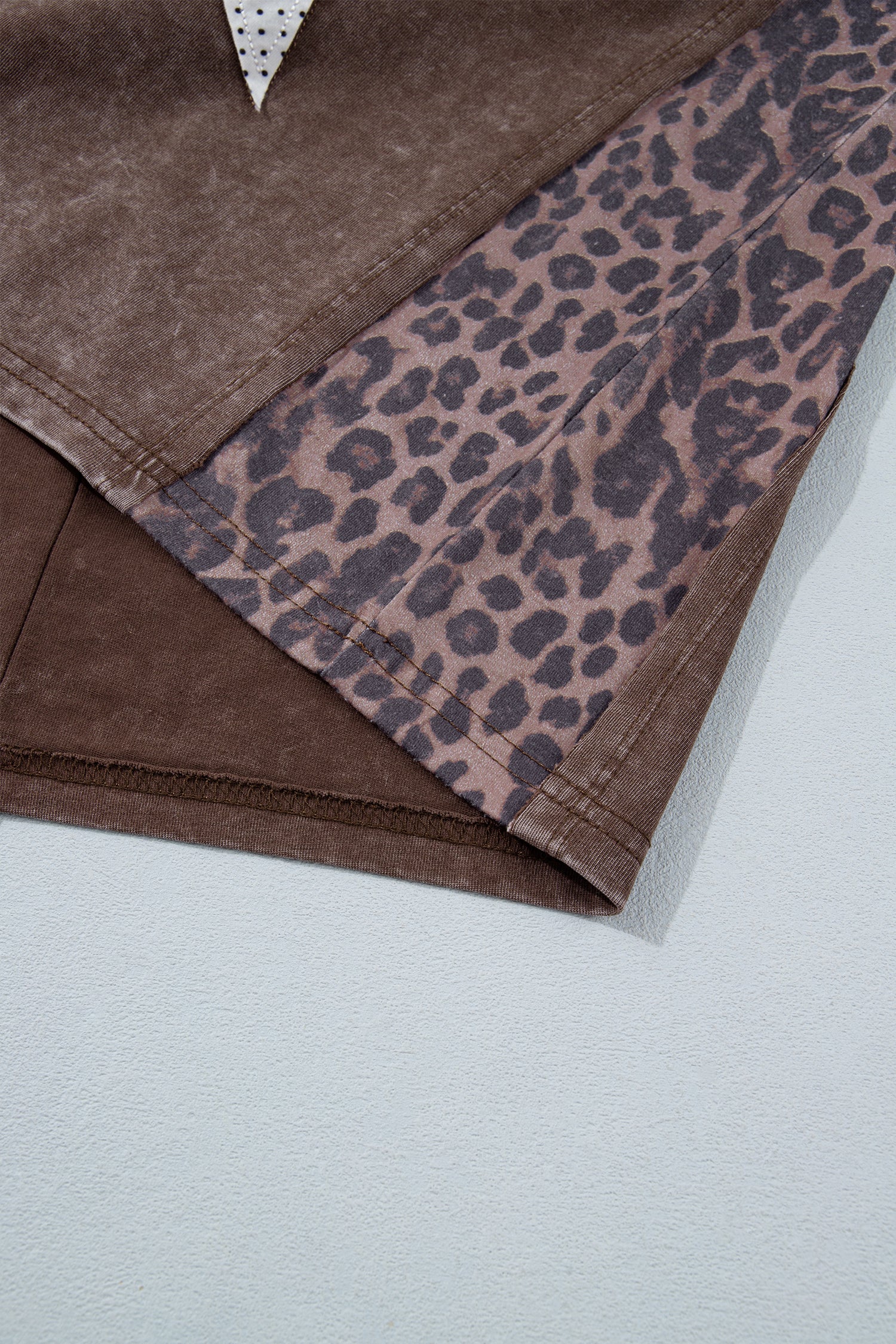 Coffee Mineral Wash Exposed Seam Leopard Star Patched T Shirt – Brown